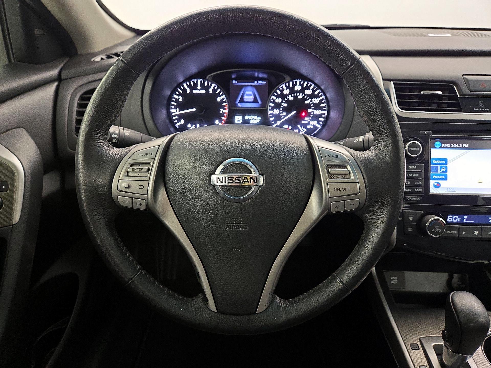 Thumbnail: 2015 Nissan Altima - 10