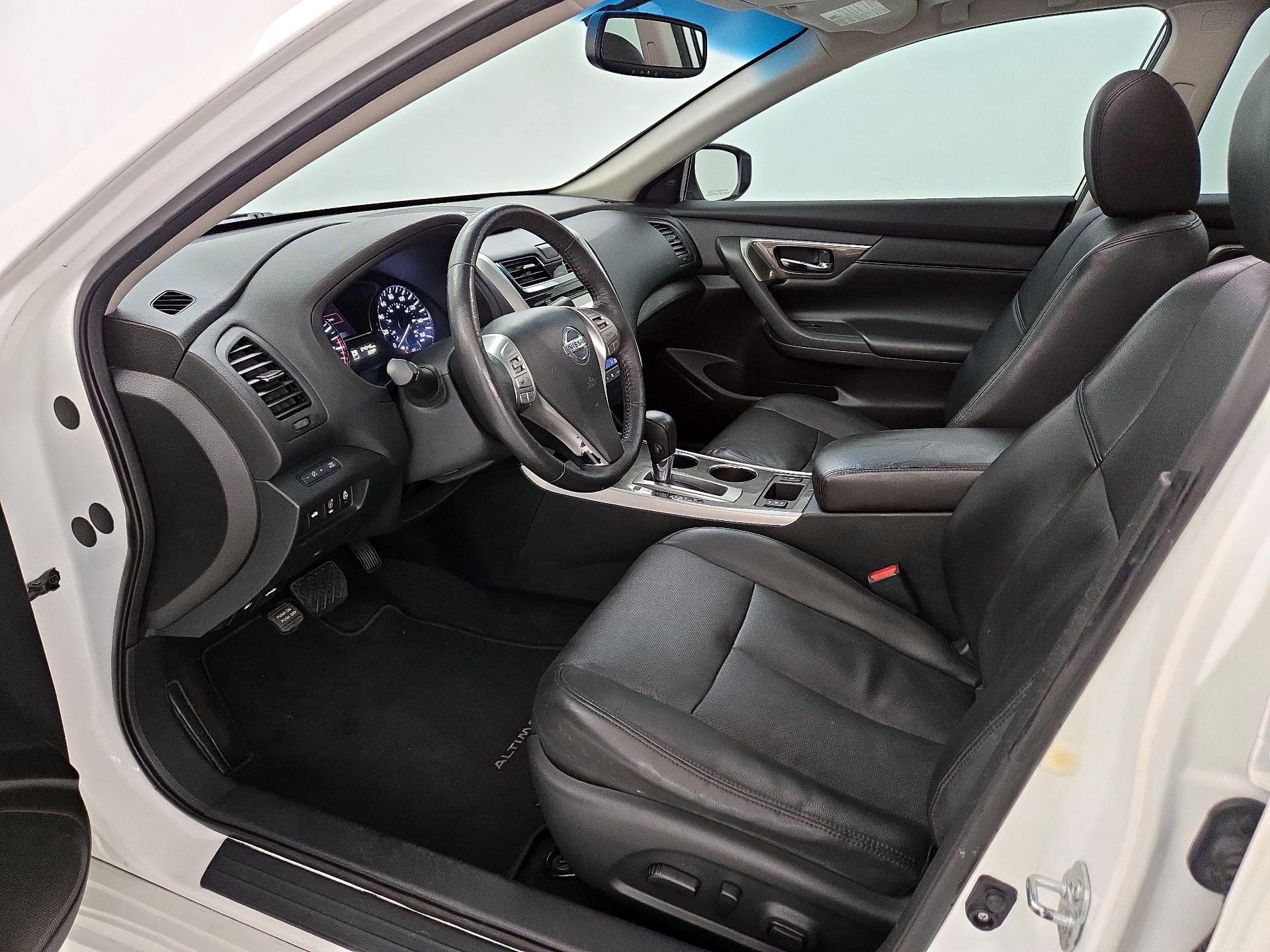 Thumbnail: 2015 Nissan Altima - 11