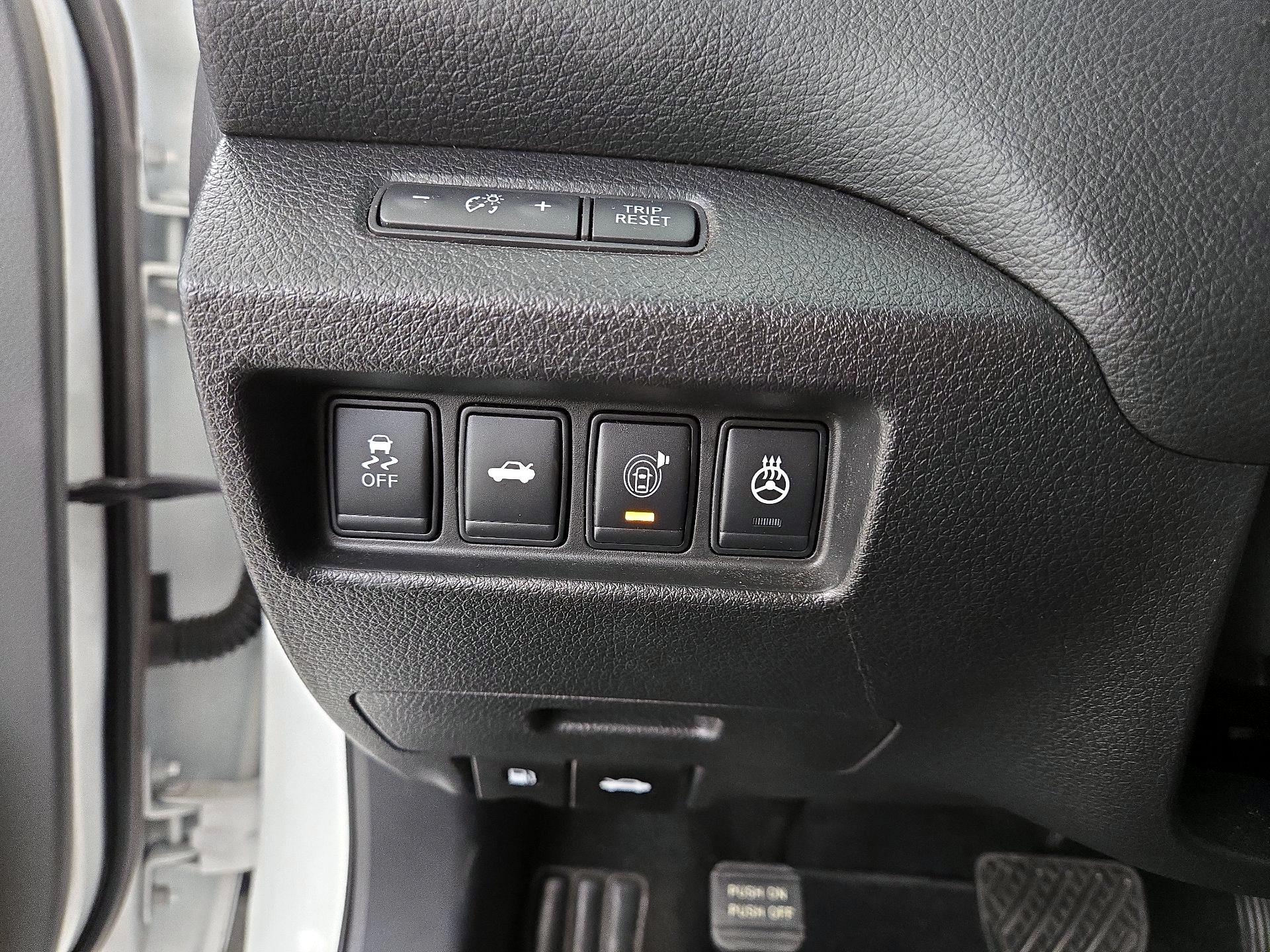 Thumbnail: 2015 Nissan Altima - 13