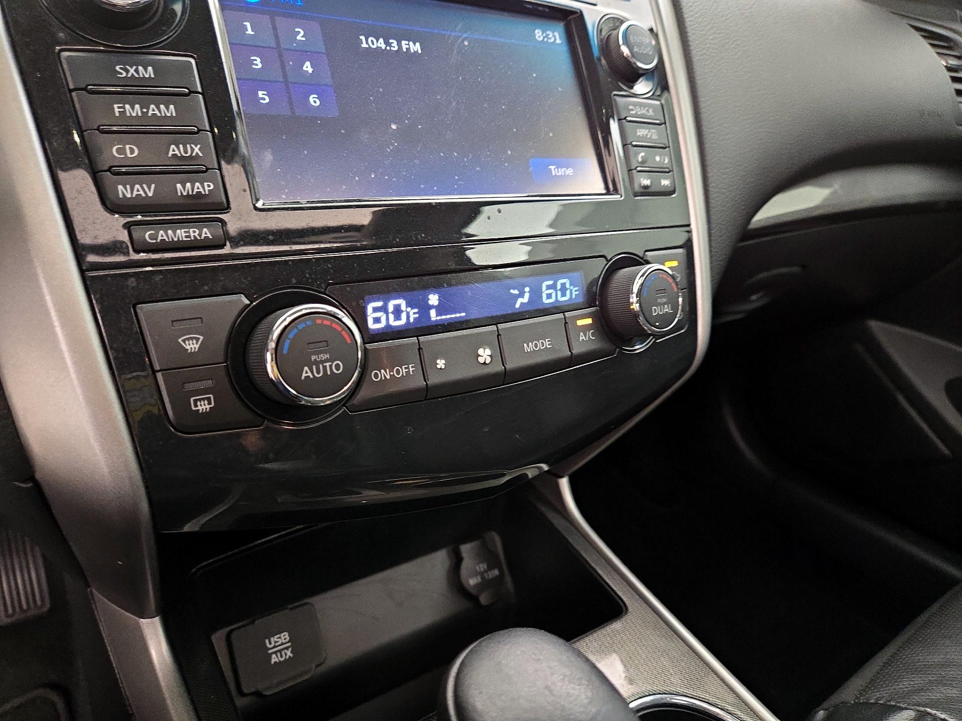 Thumbnail: 2015 Nissan Altima - 17