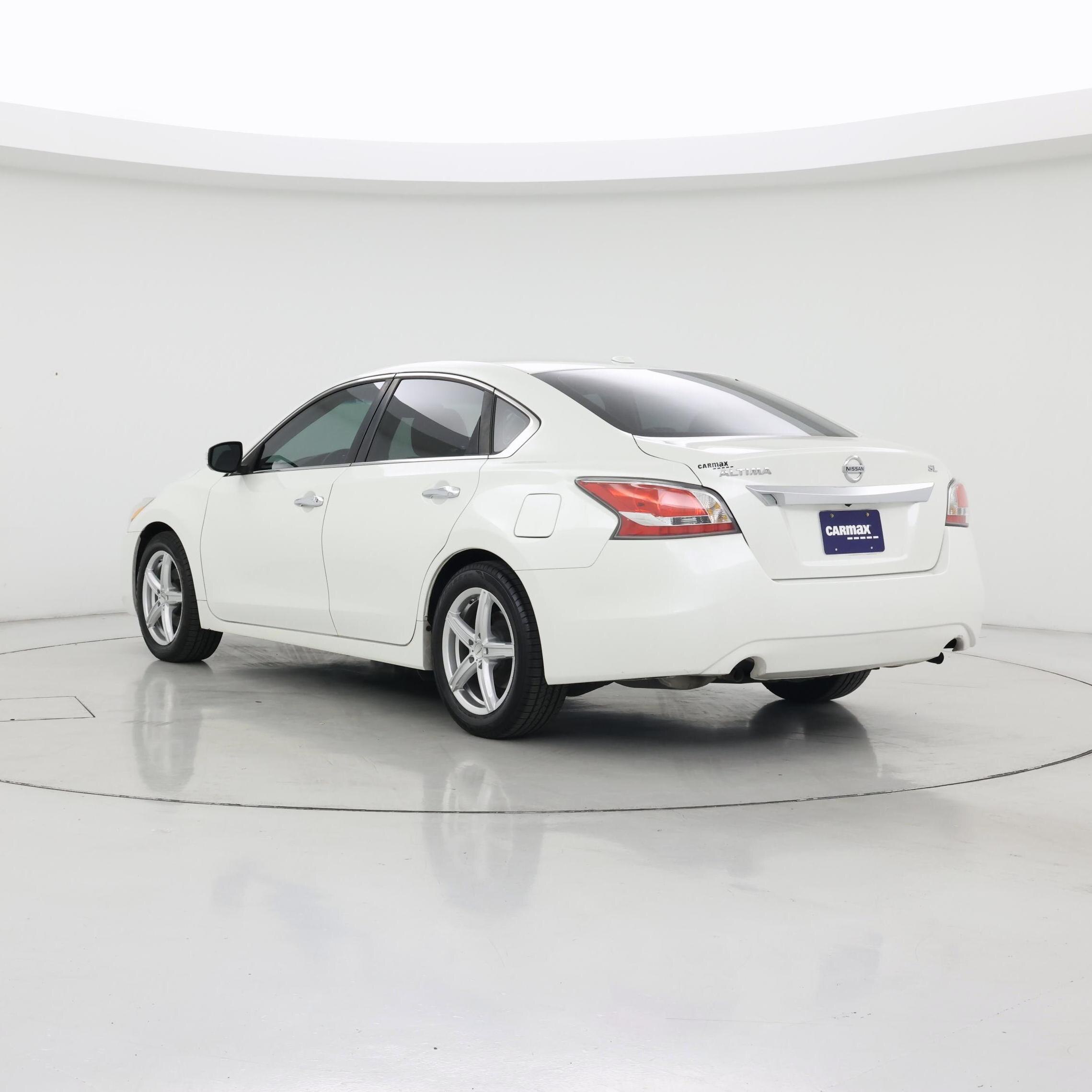 Thumbnail: 2015 Nissan Altima - 2