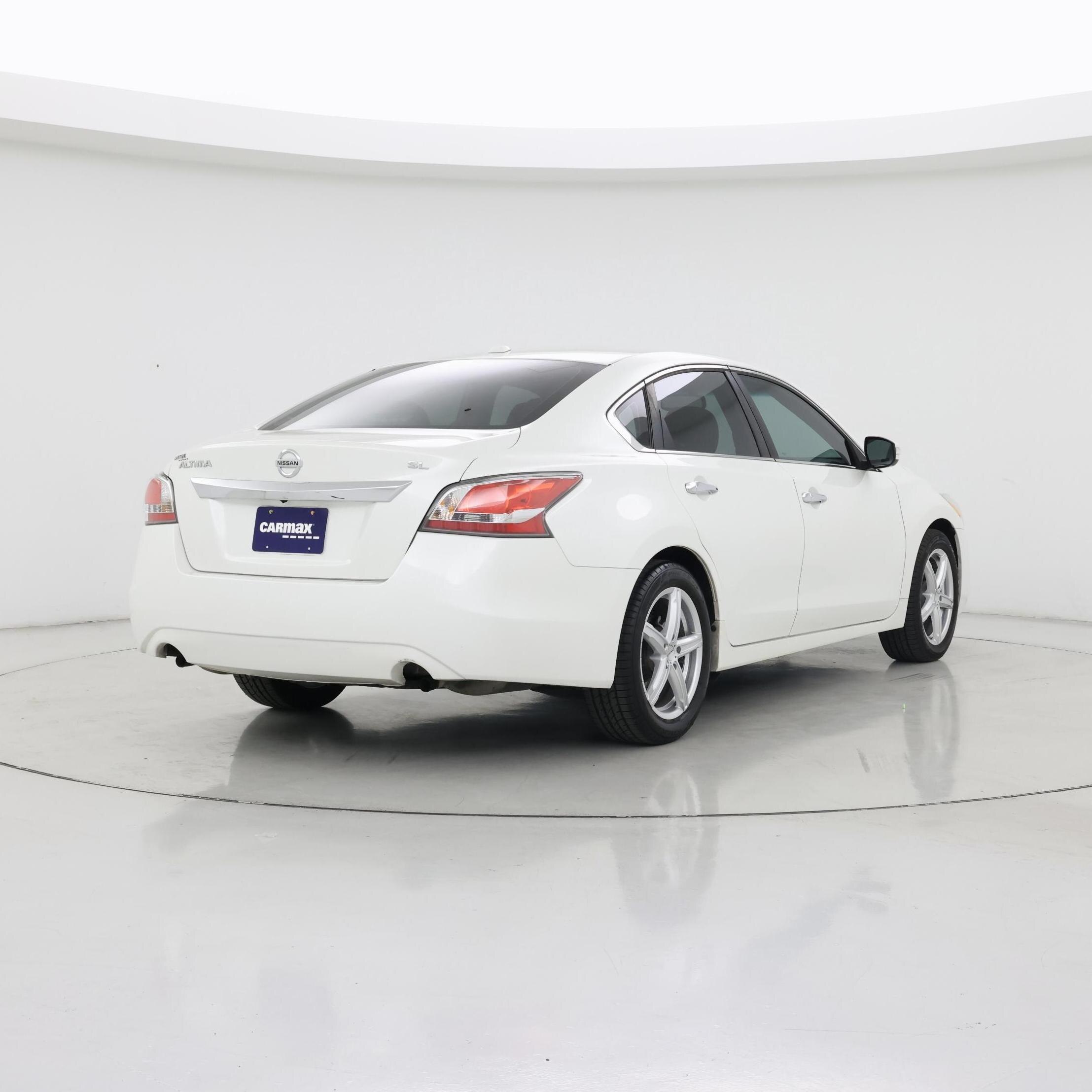 Thumbnail: 2015 Nissan Altima - 8