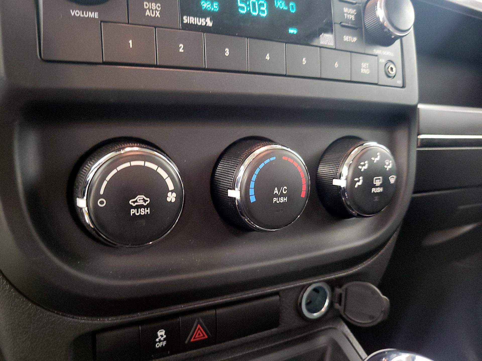 Thumbnail: 2016 Jeep Patriot - 14