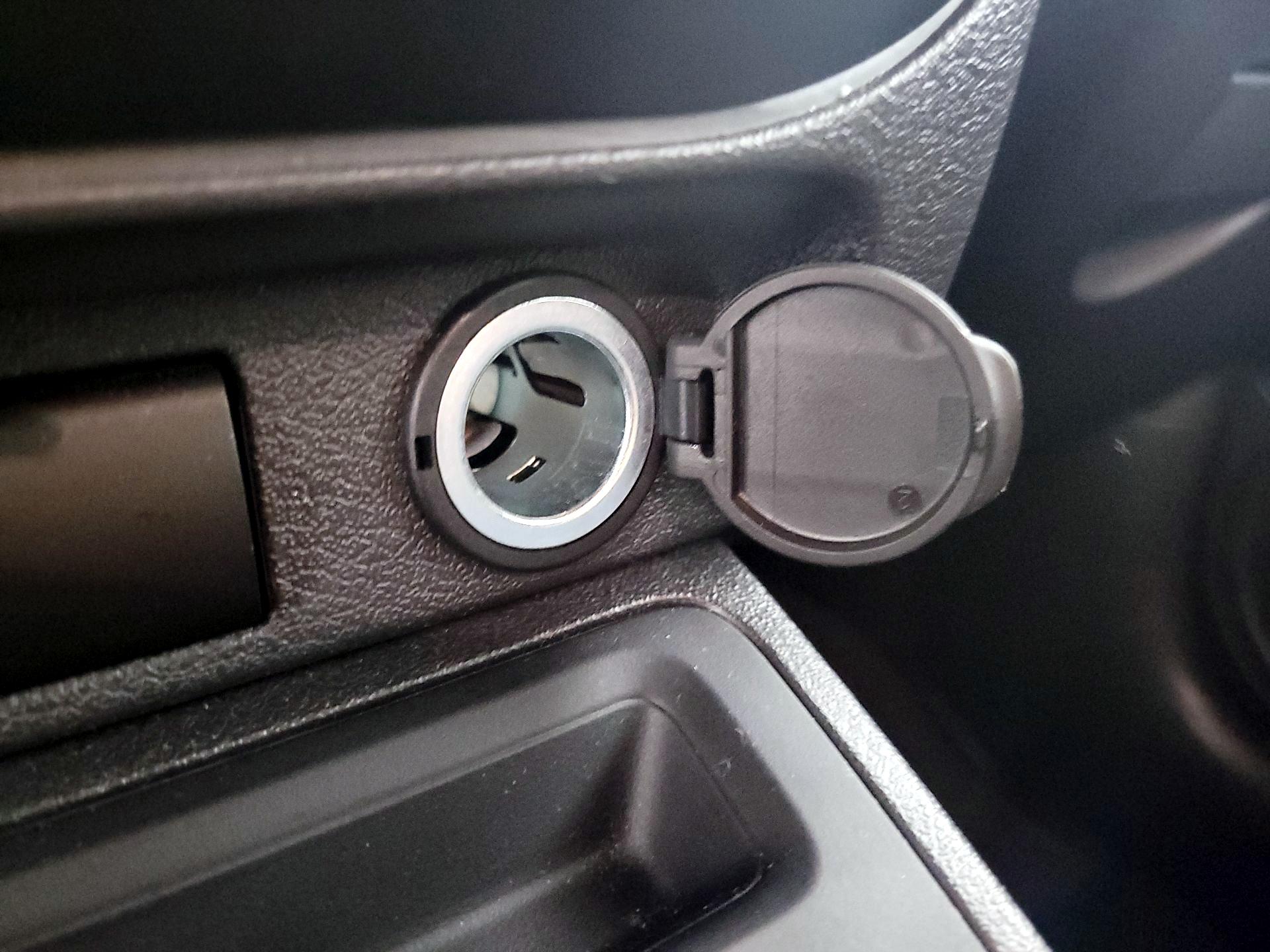 Thumbnail: 2016 Jeep Patriot - 16