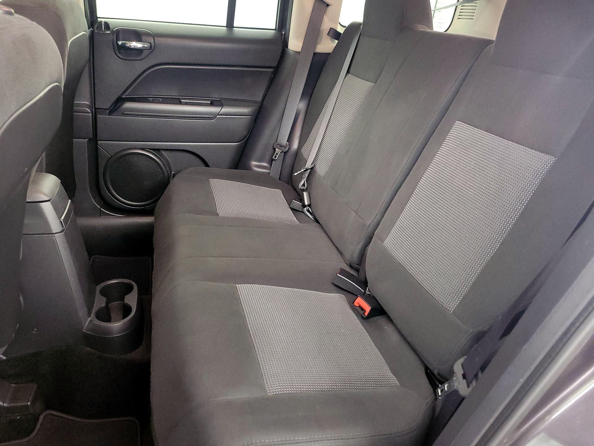 Thumbnail: 2016 Jeep Patriot - 17