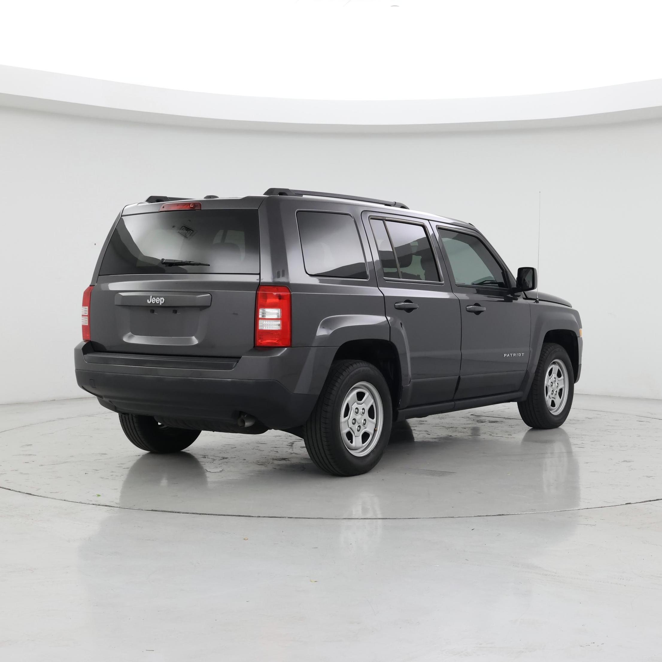 Thumbnail: 2016 Jeep Patriot - 8