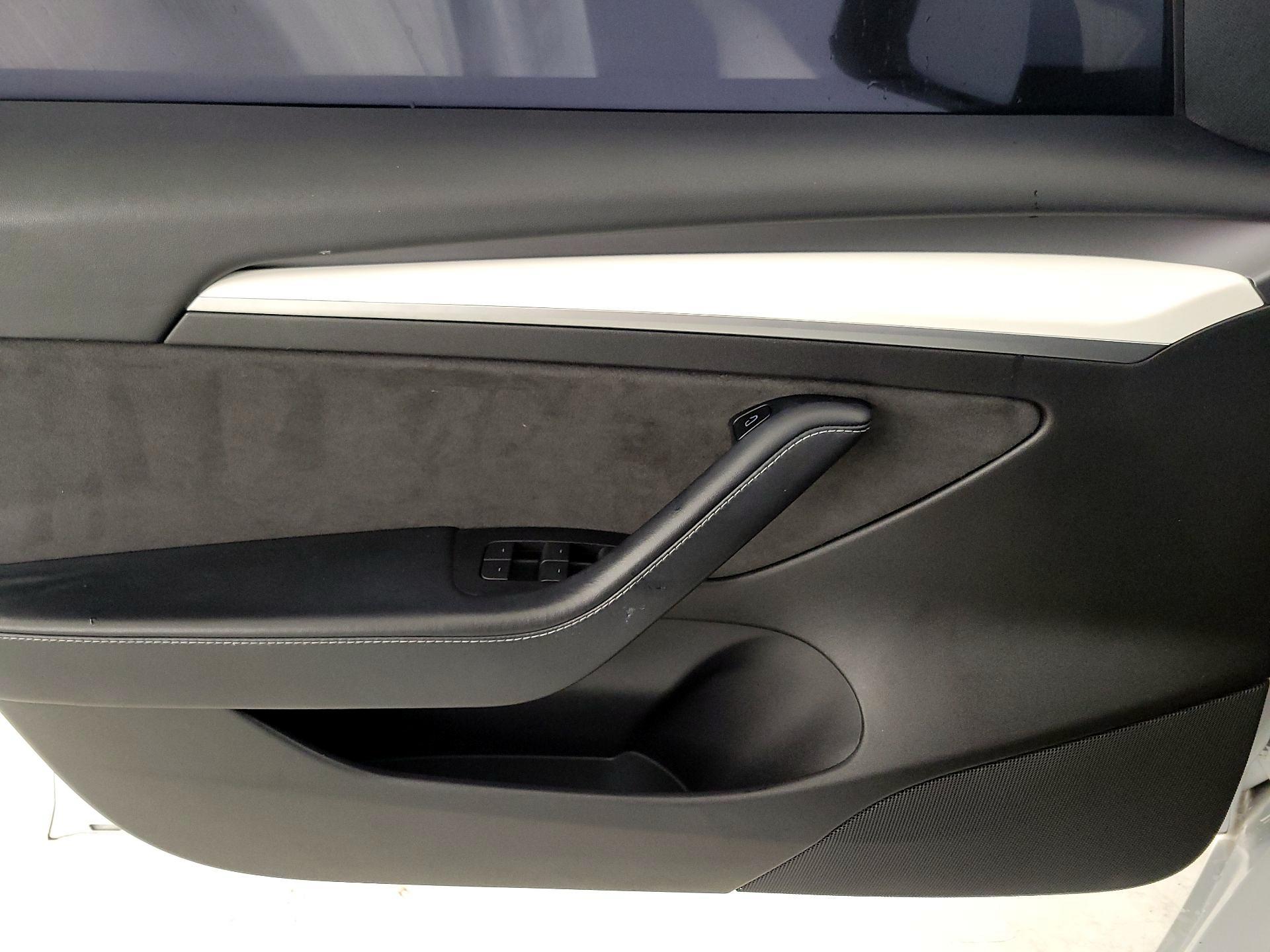 Thumbnail: 2021 Tesla Model 3 - 12