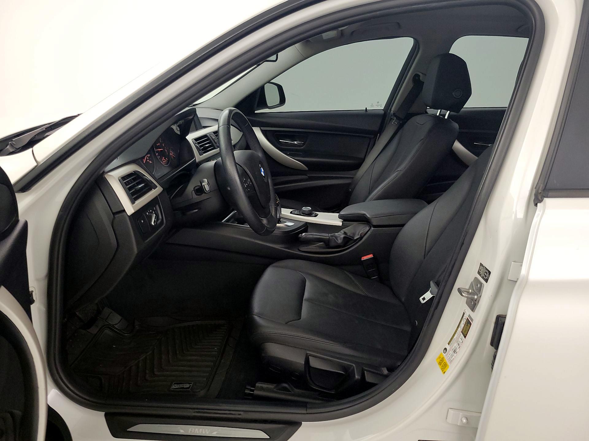 Thumbnail: 2015 BMW 3 Series - 11