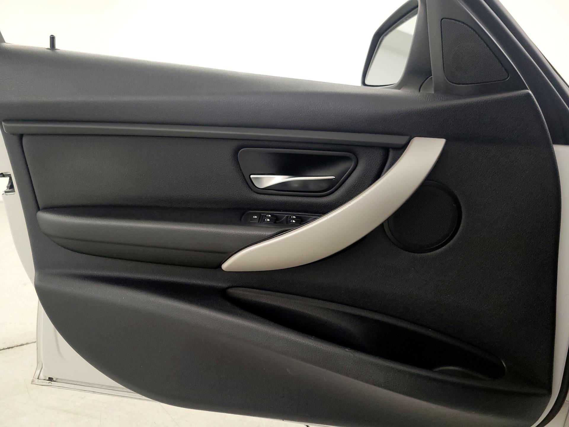 Thumbnail: 2015 BMW 3 Series - 12