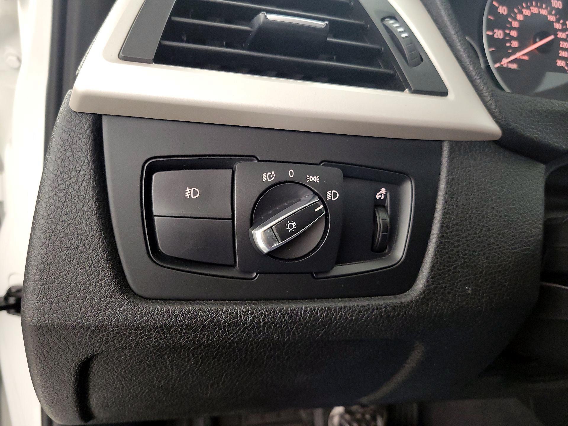 Thumbnail: 2015 BMW 3 Series - 13