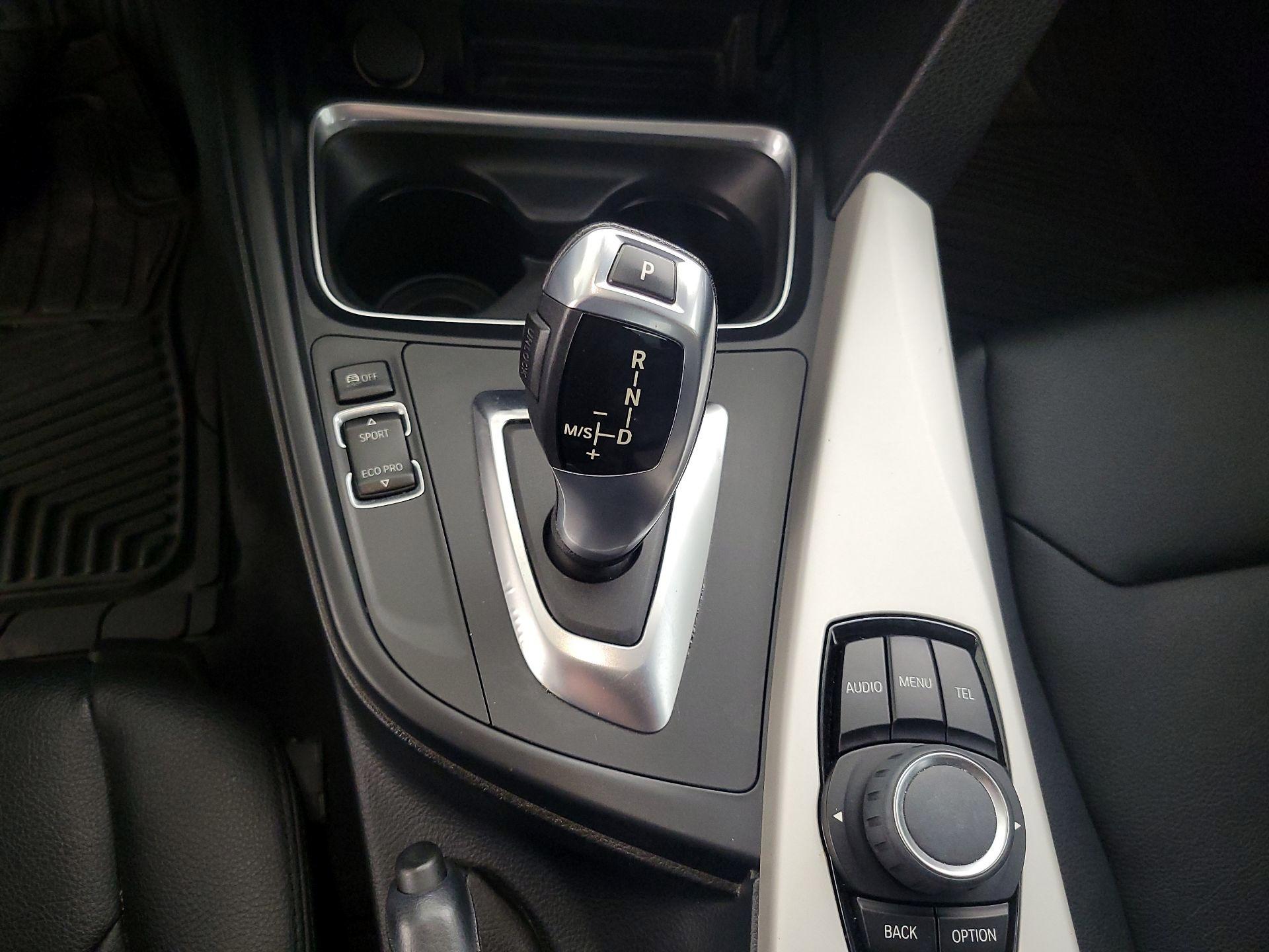 Thumbnail: 2015 BMW 3 Series - 16