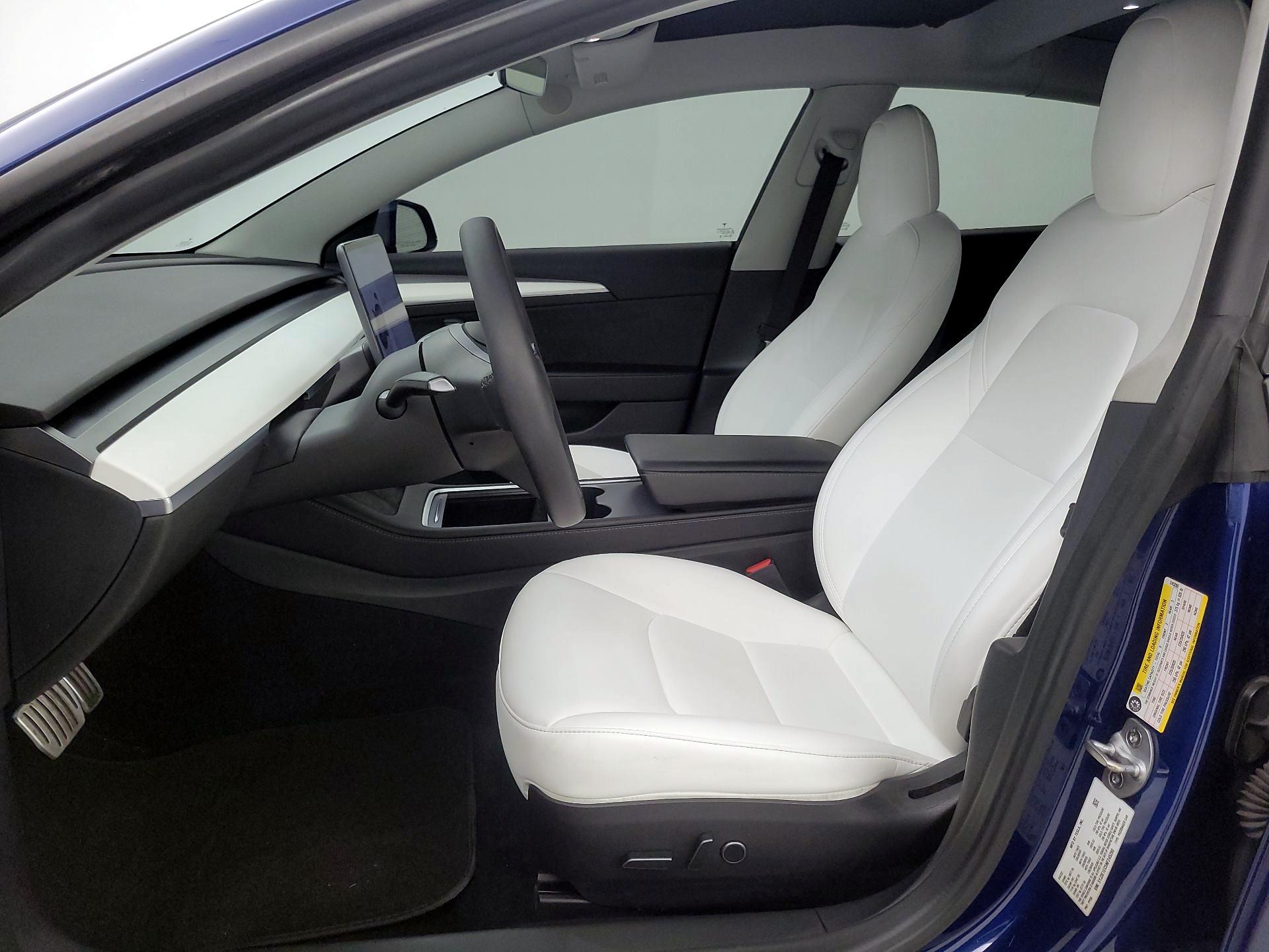 Thumbnail: 2022 Tesla Model 3 - 11