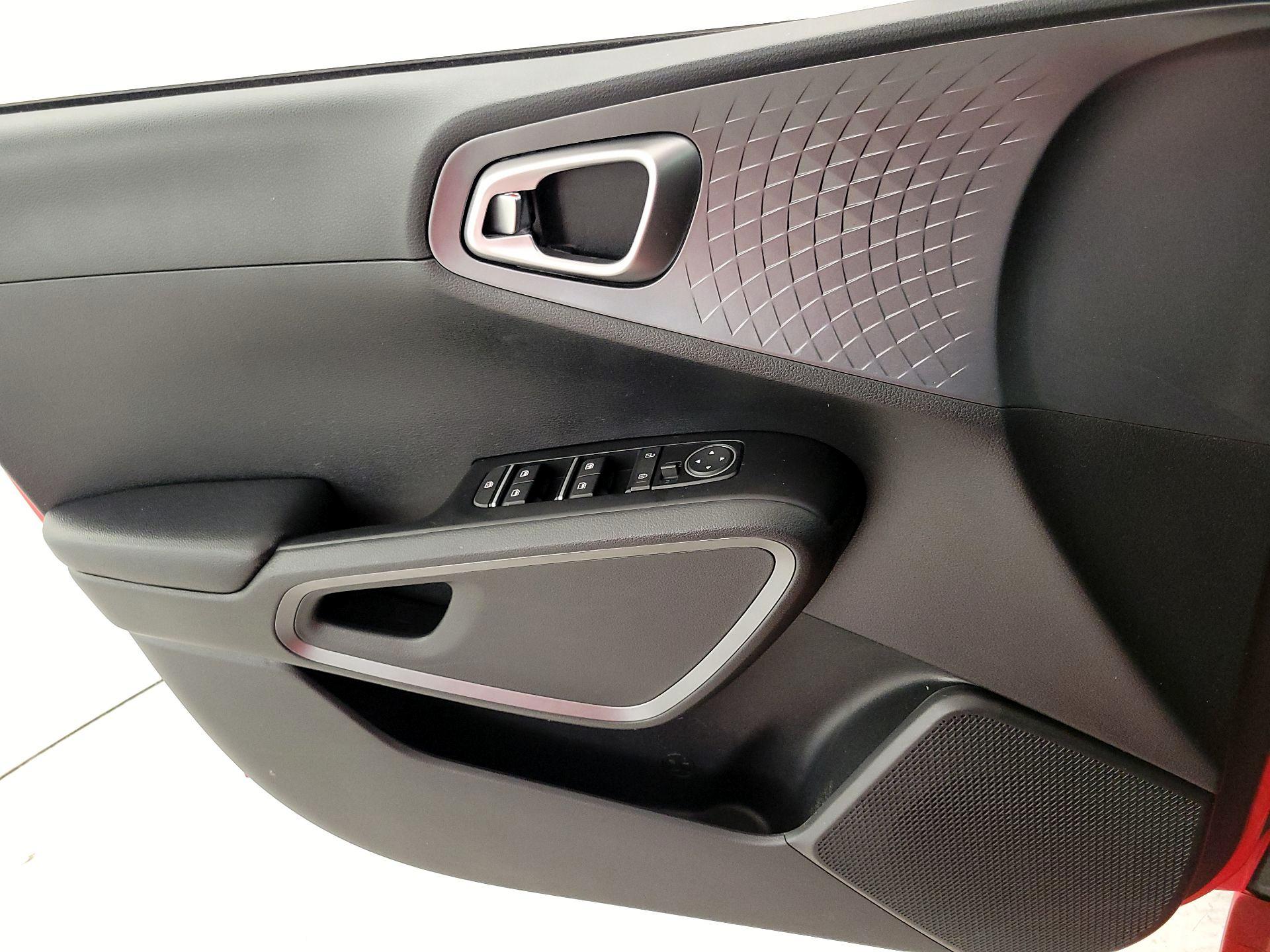 Thumbnail: 2021 Kia Soul - 12