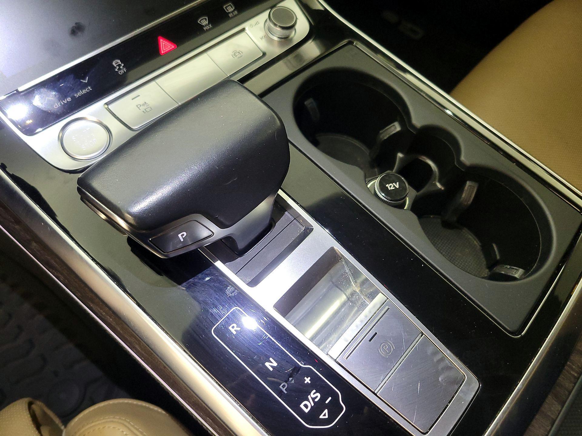 Thumbnail: 2019 Audi Q8 - 18