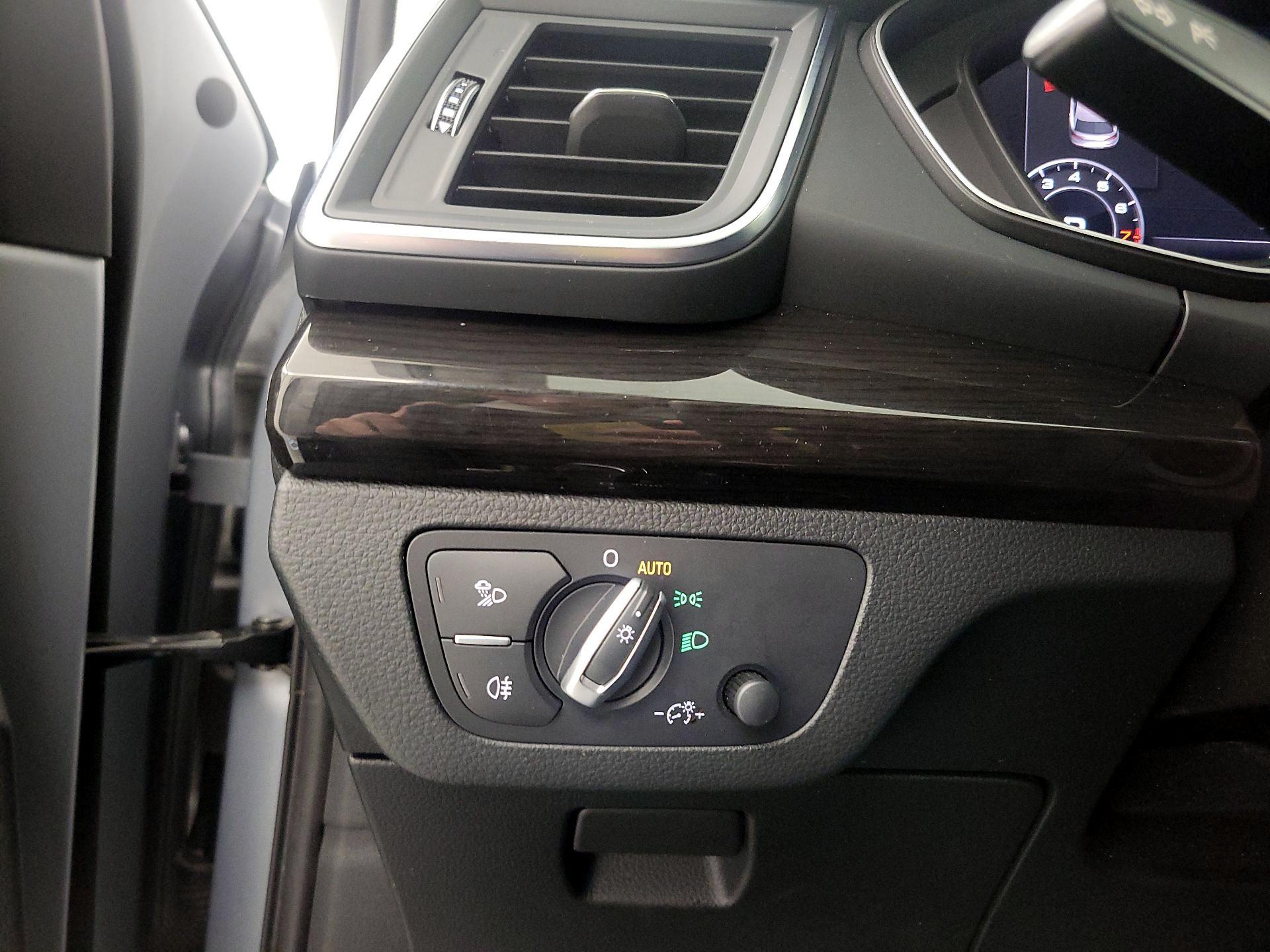 Thumbnail: 2019 Audi Q5 - 13