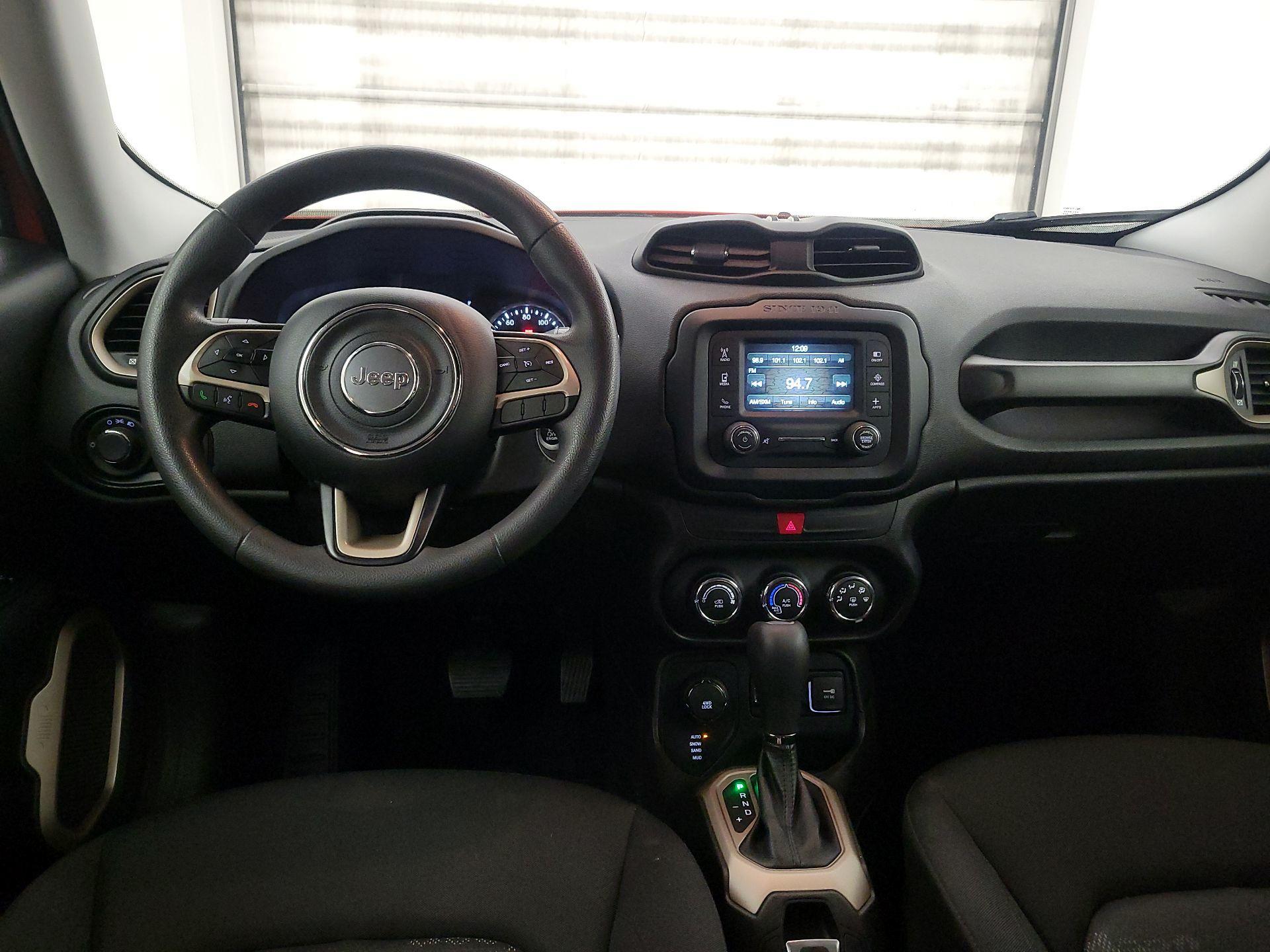 Thumbnail: 2017 Jeep Renegade - 9