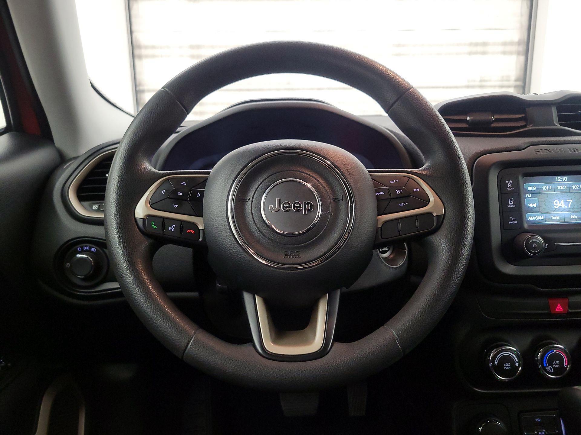 Thumbnail: 2017 Jeep Renegade - 10