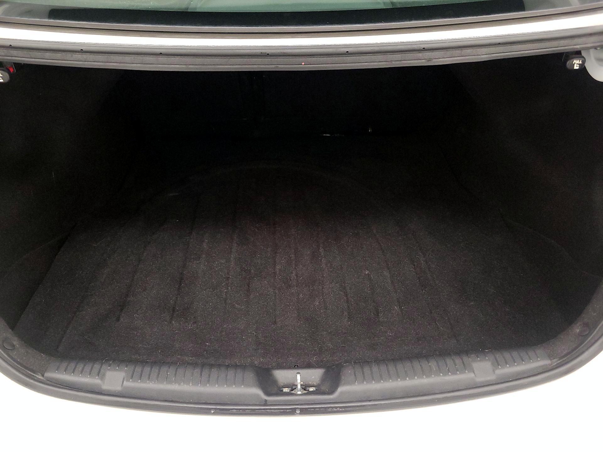 Thumbnail: 2014 Hyundai Elantra - 19