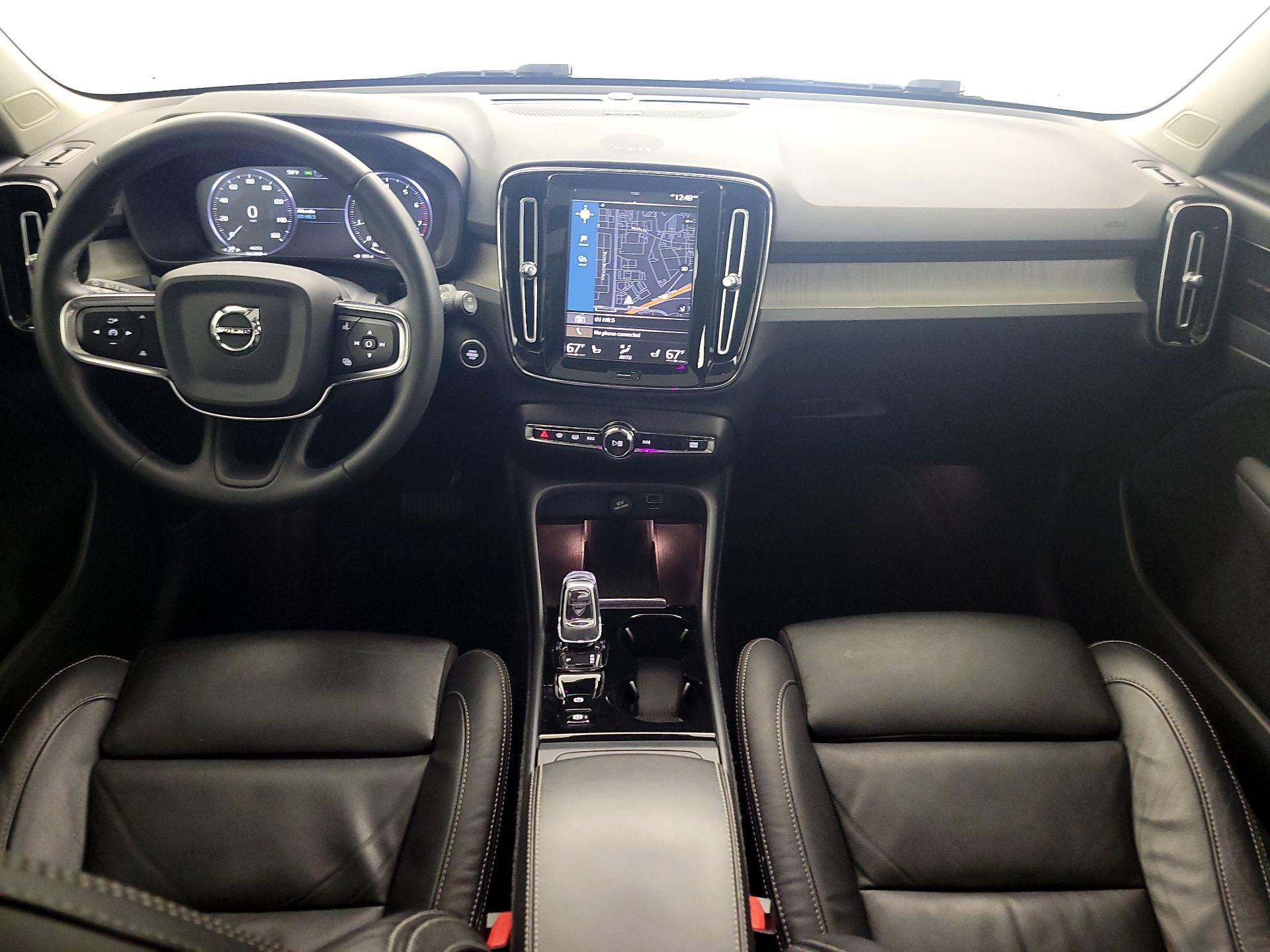 Thumbnail: 2022 Volvo XC40 - 9