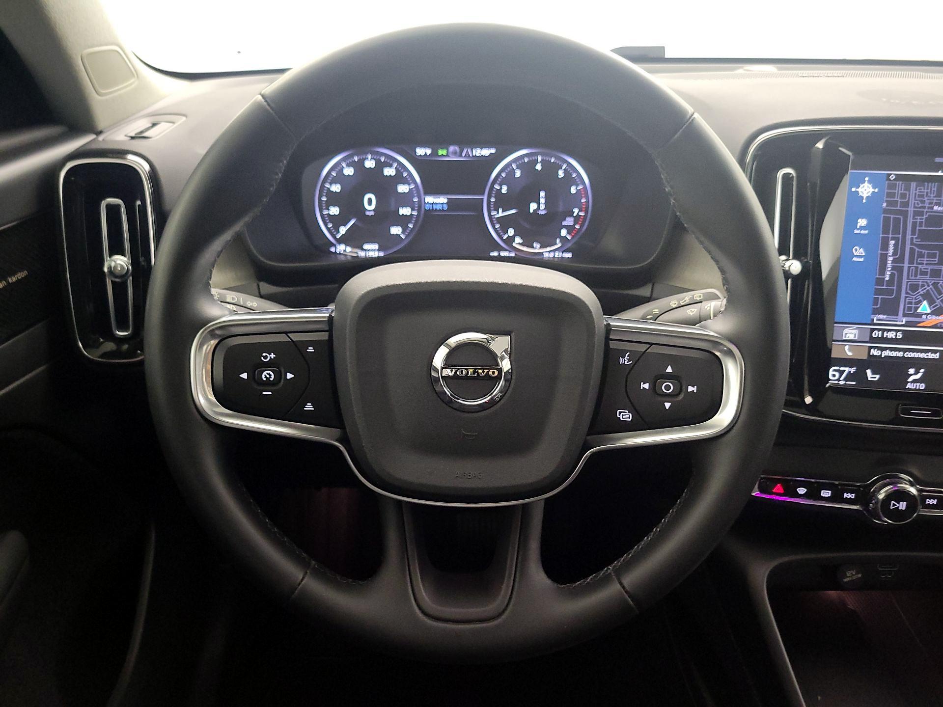 Thumbnail: 2022 Volvo XC40 - 10