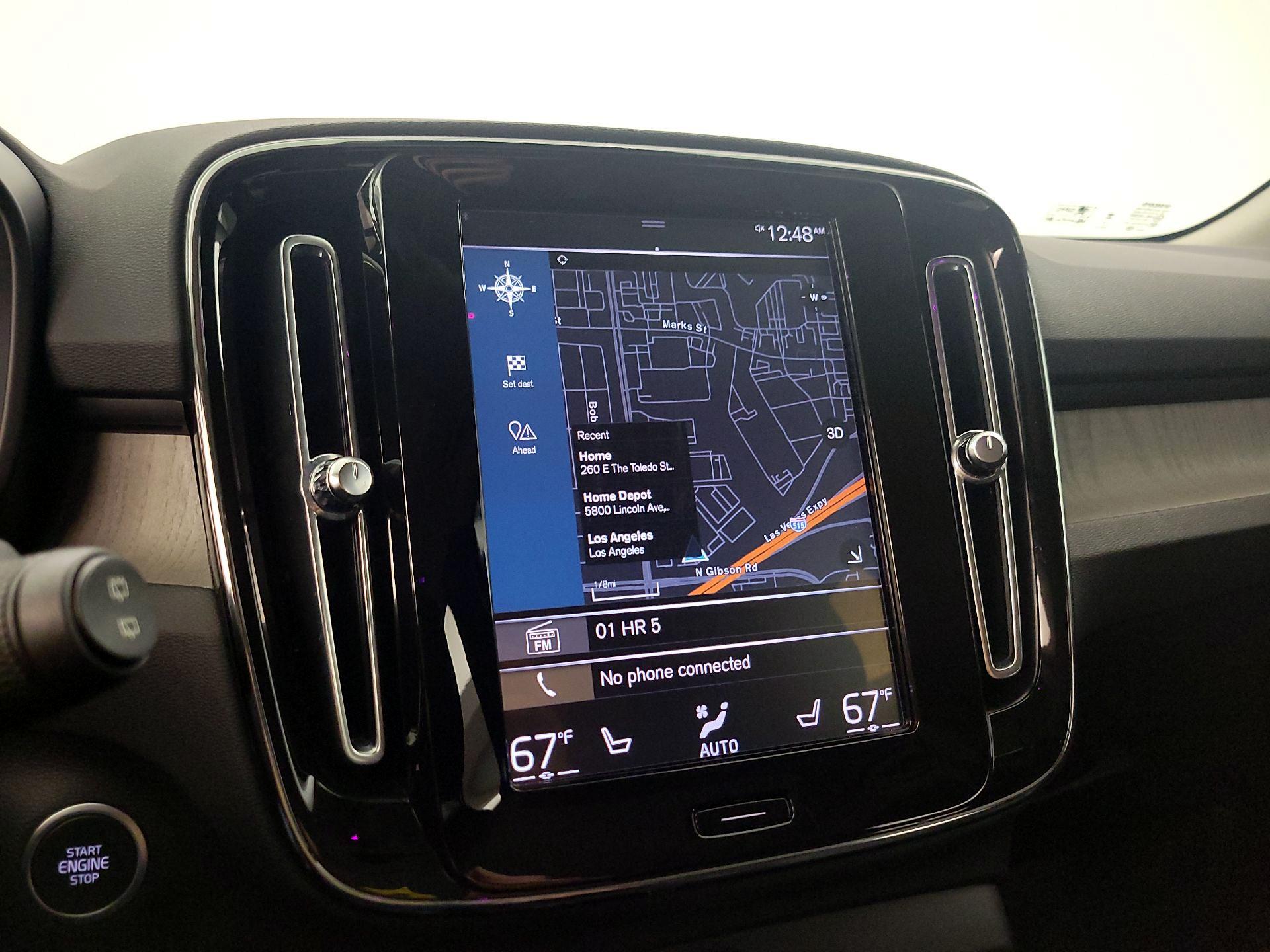 Thumbnail: 2022 Volvo XC40 - 14