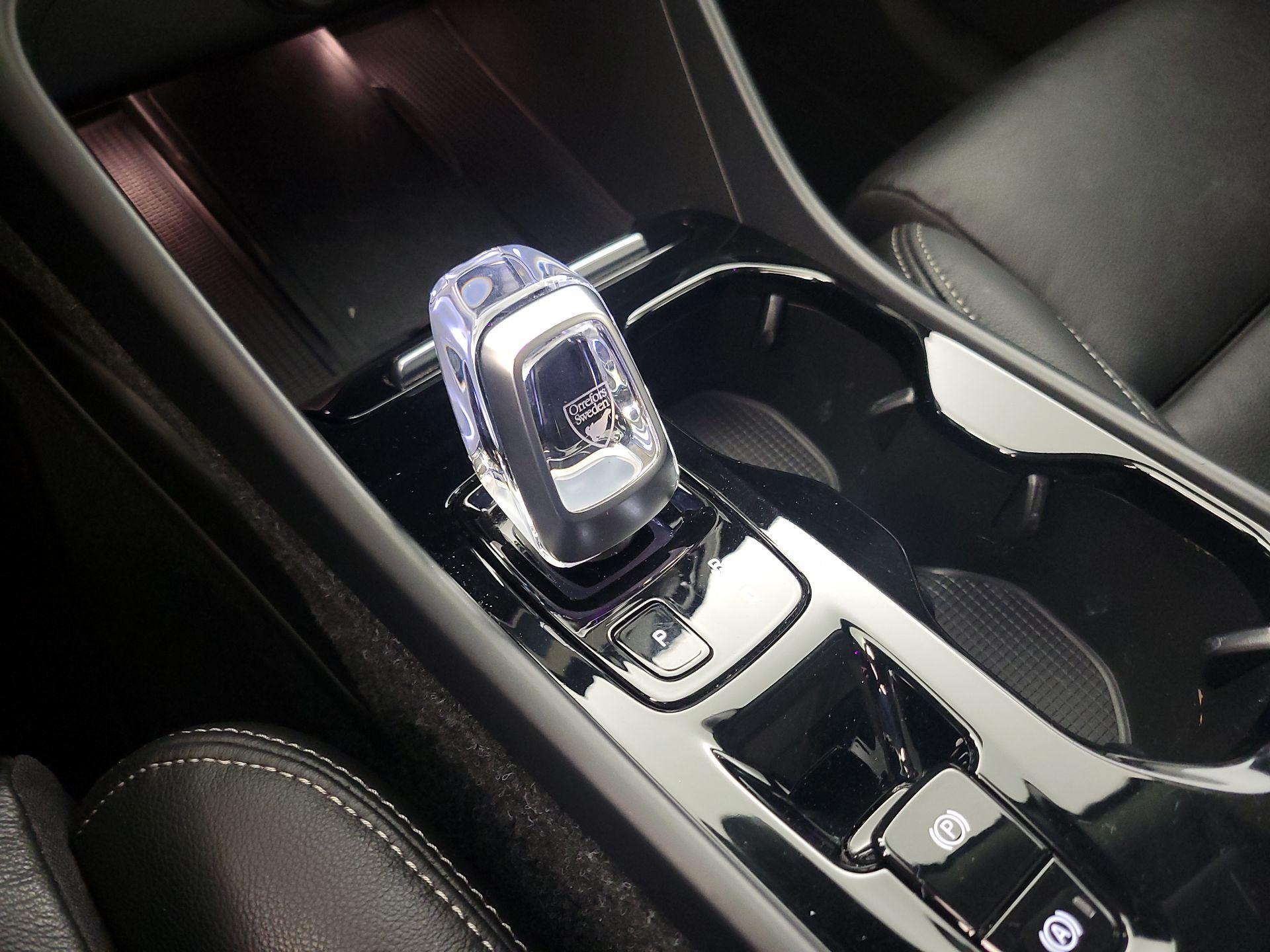 Thumbnail: 2022 Volvo XC40 - 18