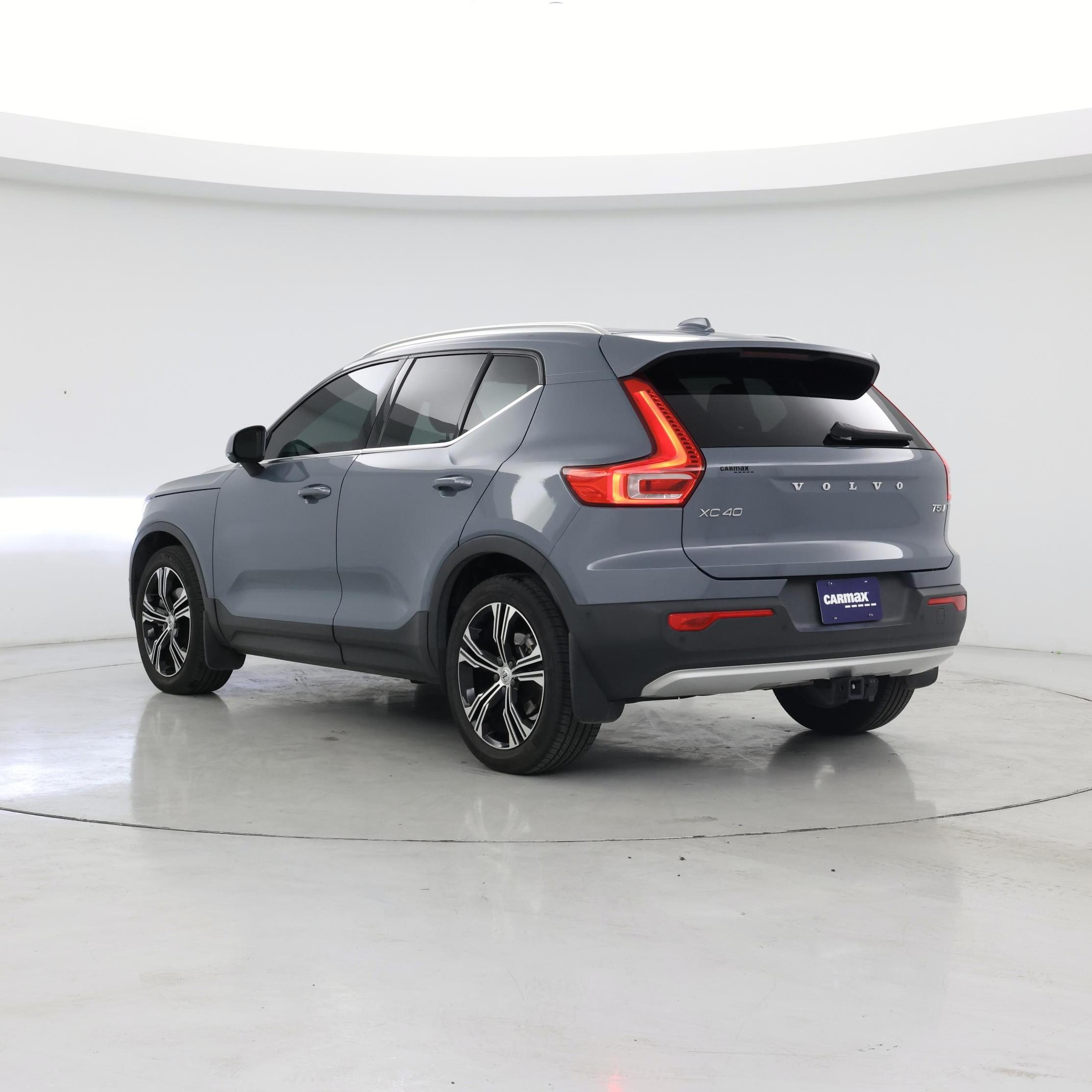 Thumbnail: 2022 Volvo XC40 - 2