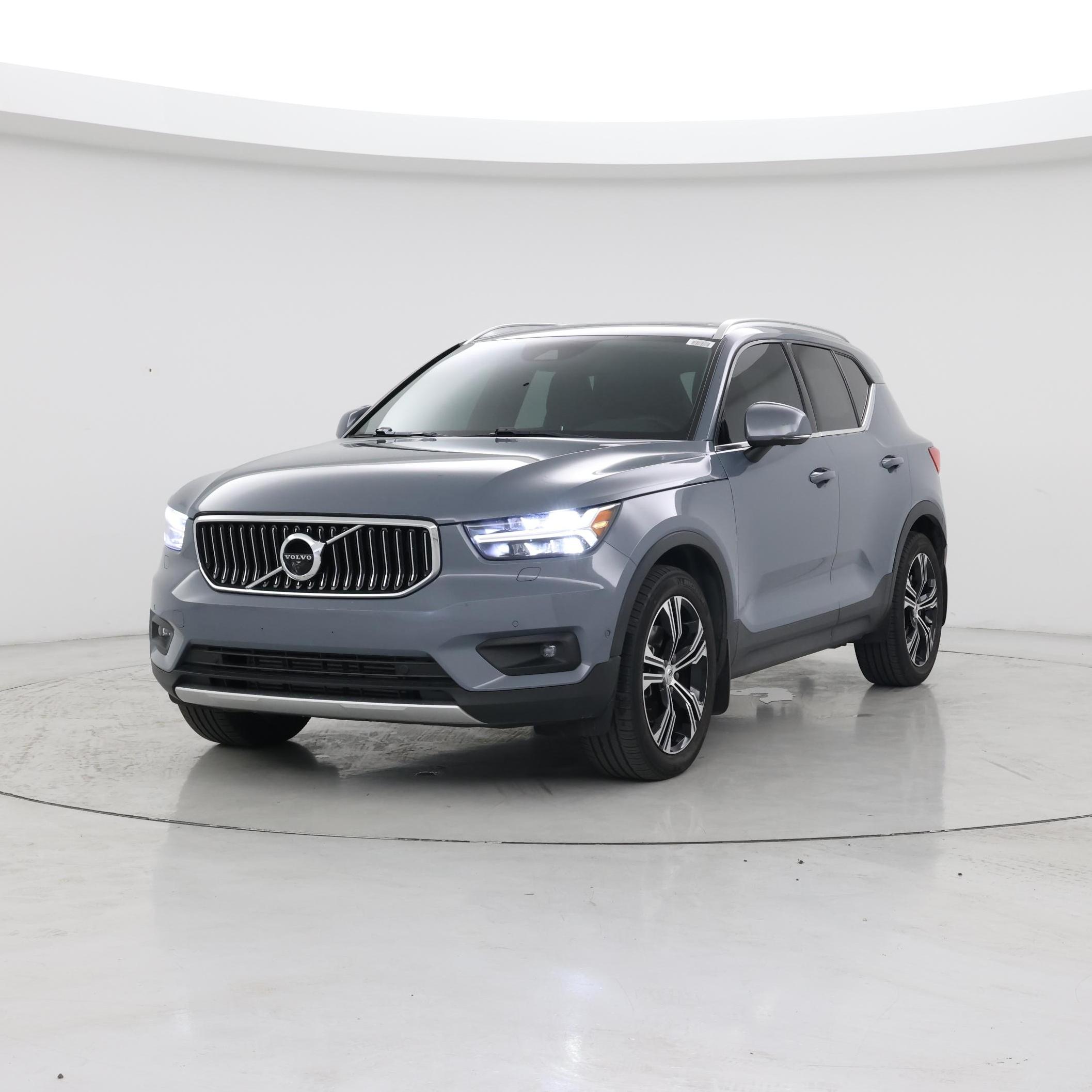 Thumbnail: 2022 Volvo XC40 - 4
