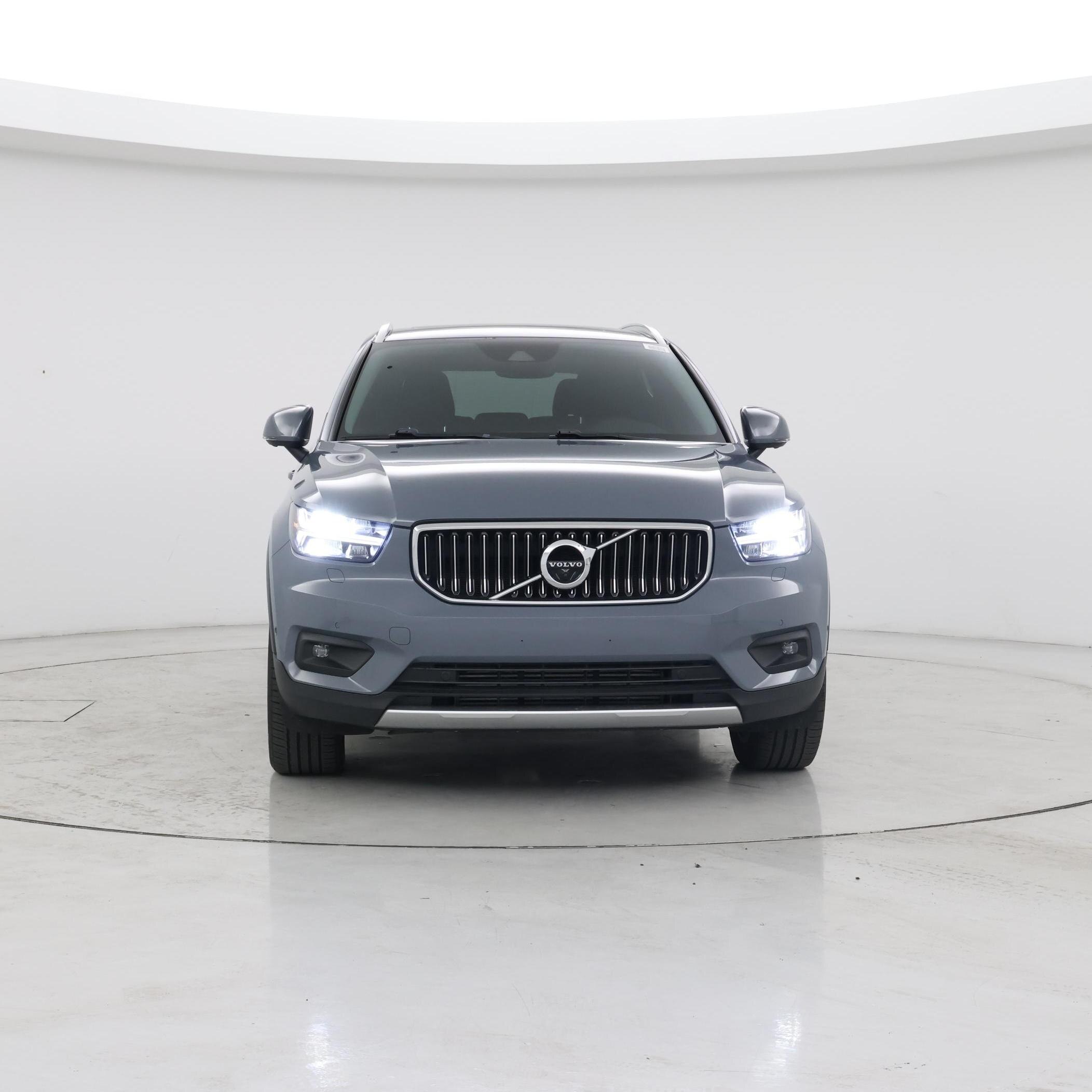 Thumbnail: 2022 Volvo XC40 - 5