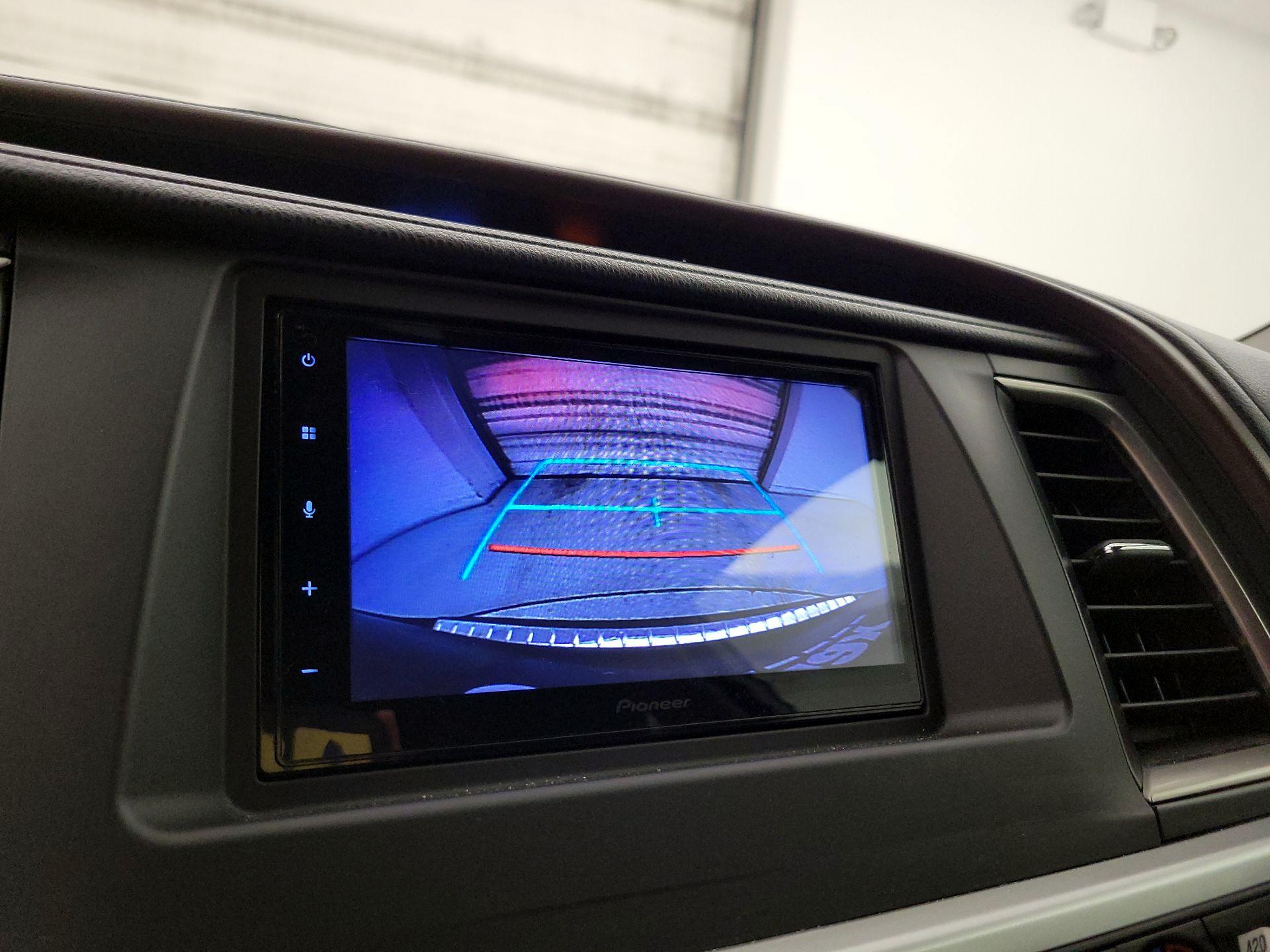 Thumbnail: 2018 Toyota Highlander - 14