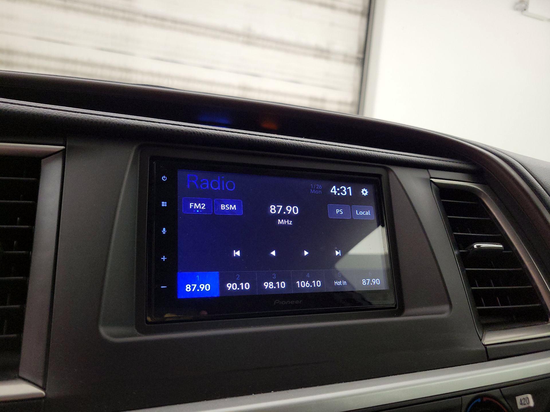 Thumbnail: 2018 Toyota Highlander - 15