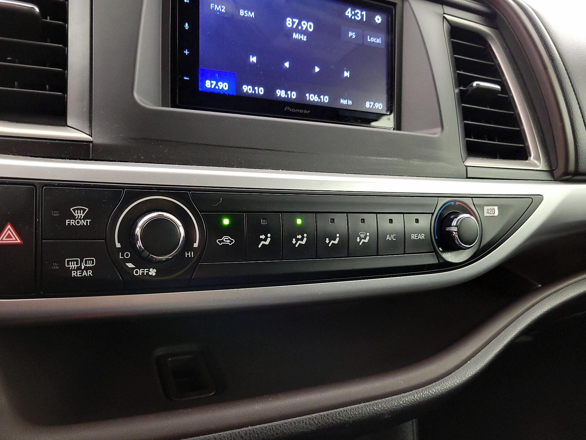 Thumbnail: 2018 Toyota Highlander - 16