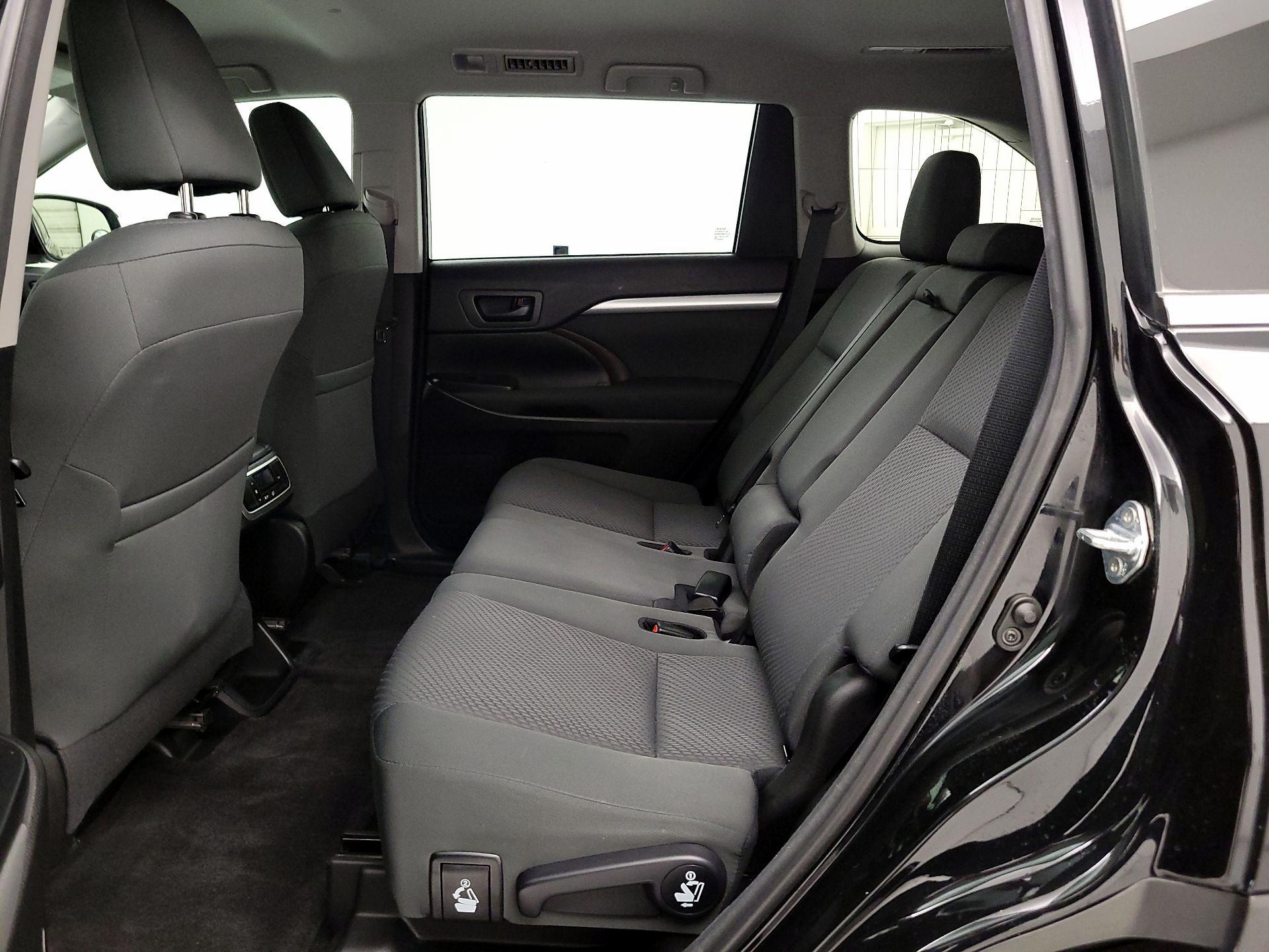 Thumbnail: 2018 Toyota Highlander - 19