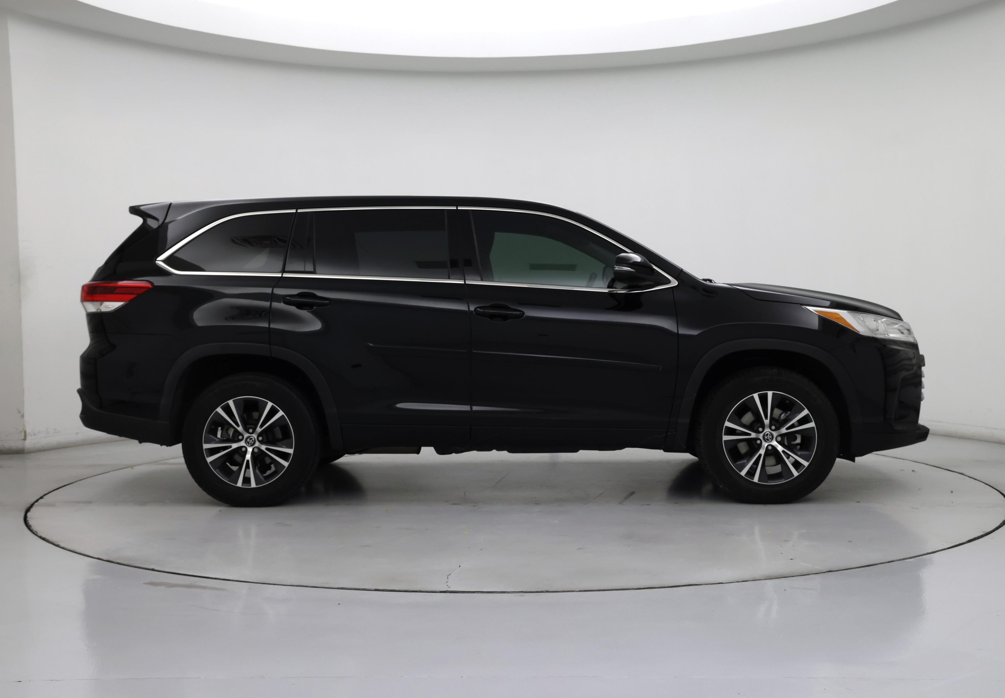 Thumbnail: 2018 Toyota Highlander - 7