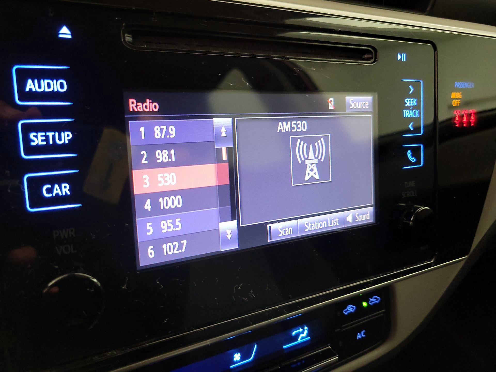 Thumbnail: 2018 Toyota Corolla - 15