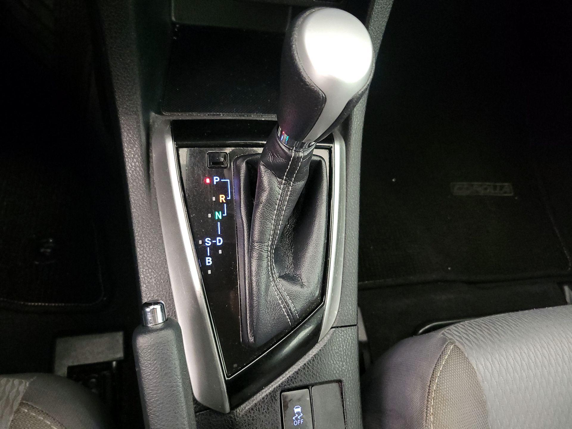 Thumbnail: 2018 Toyota Corolla - 17