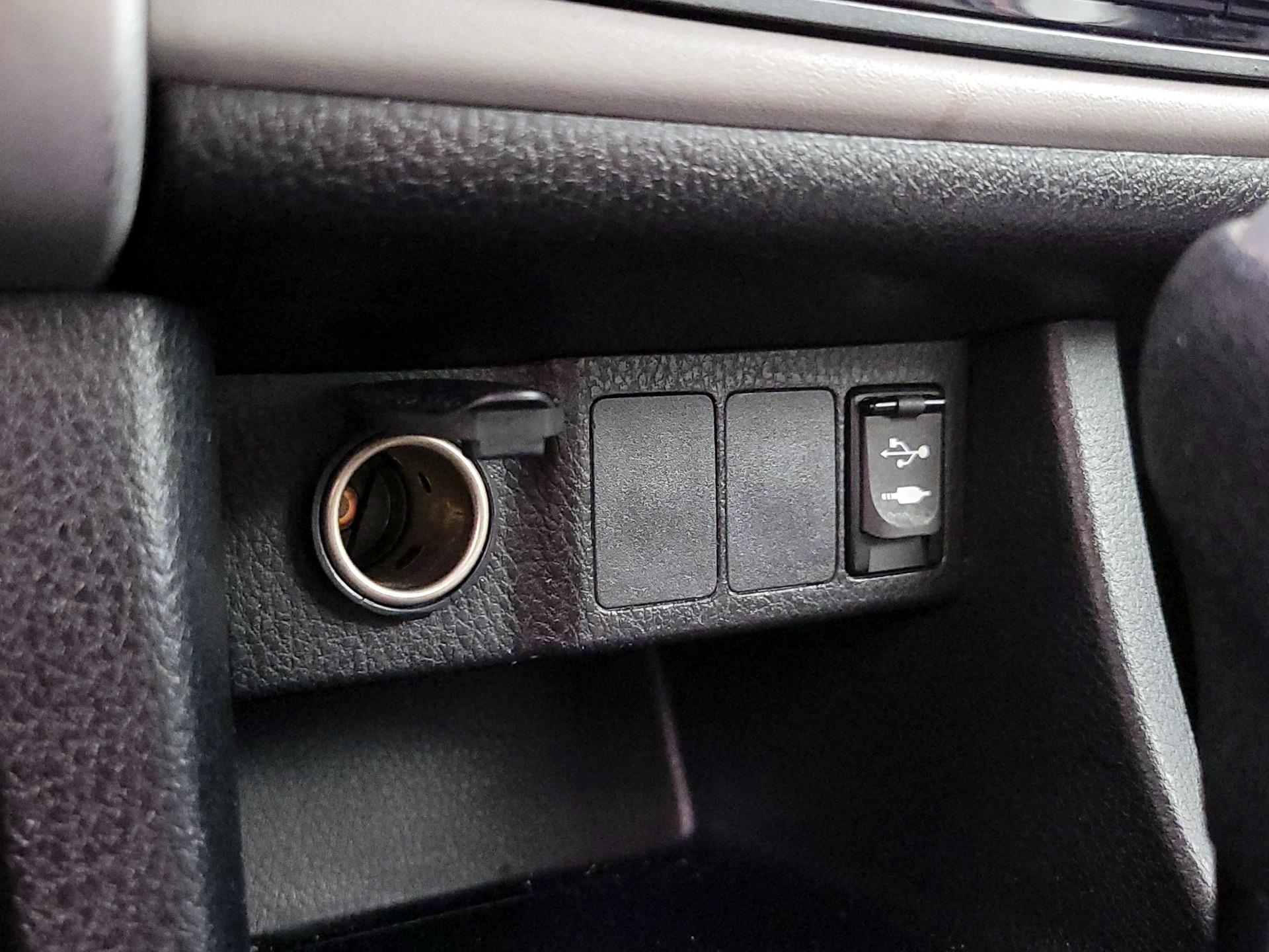 Thumbnail: 2018 Toyota Corolla - 18