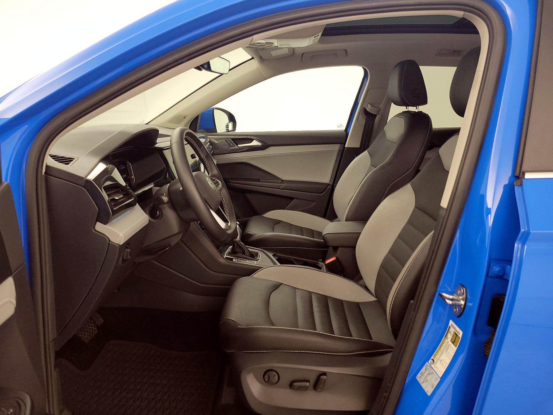 Thumbnail: 2022 Volkswagen Taos - 11