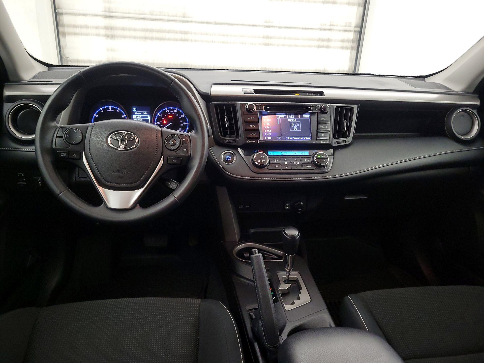 Thumbnail: 2018 Toyota RAV4 - 9