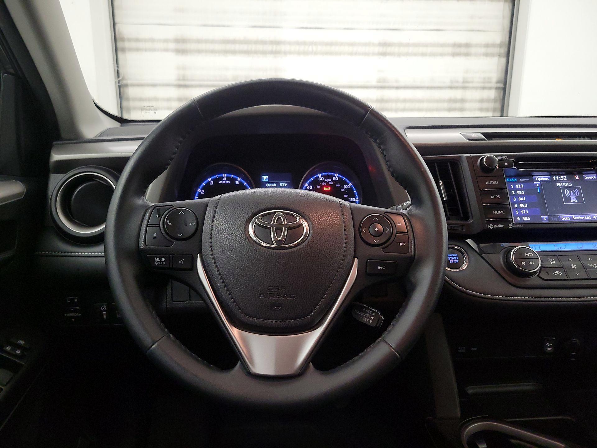 Thumbnail: 2018 Toyota RAV4 - 10