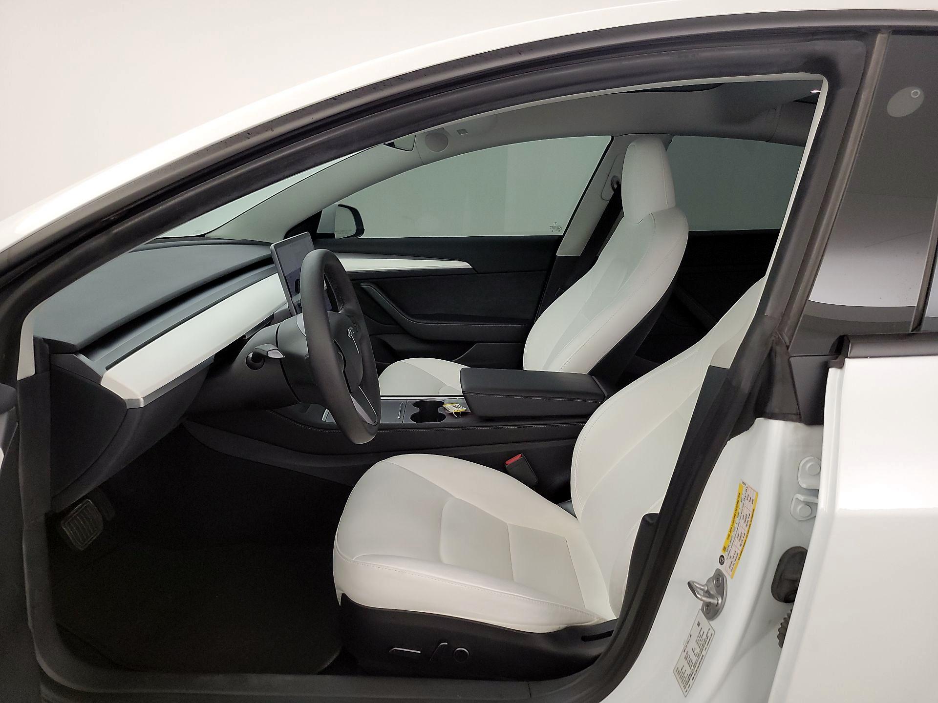 Thumbnail: 2023 Tesla Model 3 - 11