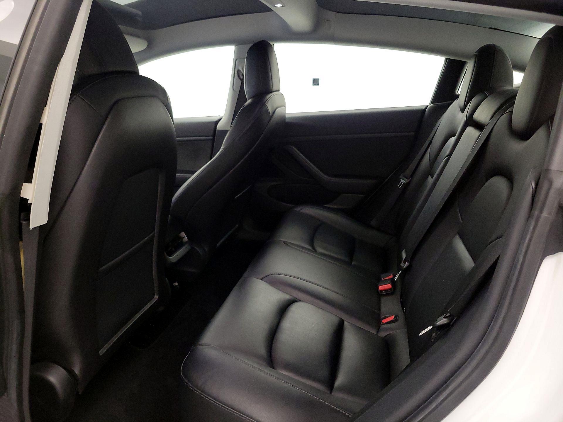 Thumbnail: 2021 Tesla Model 3 - 19