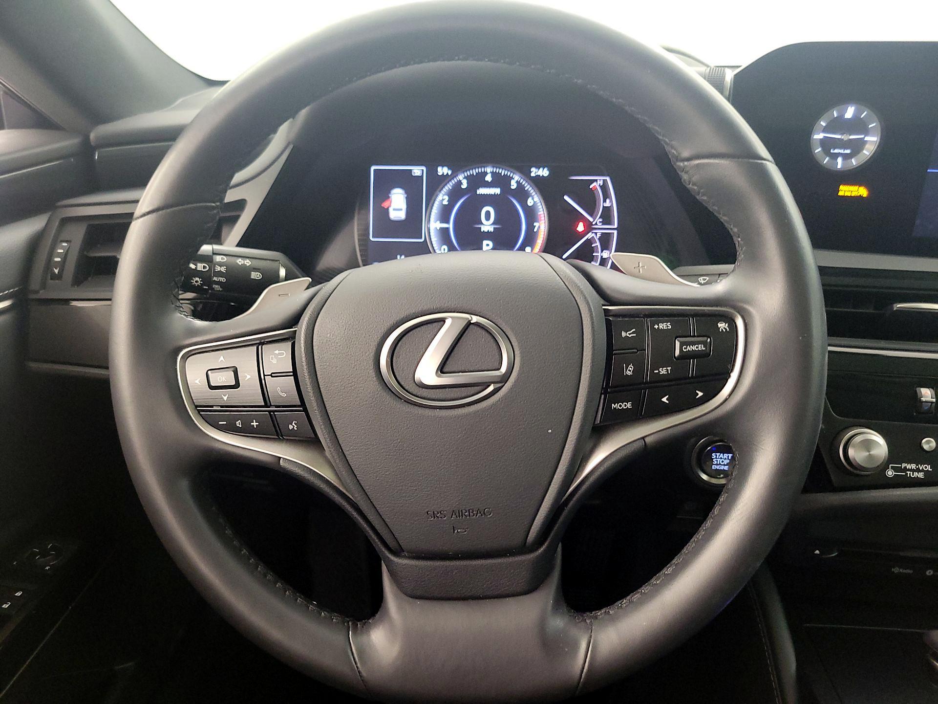 Thumbnail: 2022 Lexus ES - 10