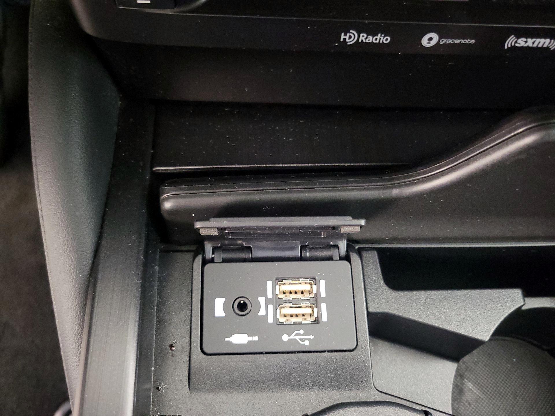 Thumbnail: 2022 Lexus ES - 18