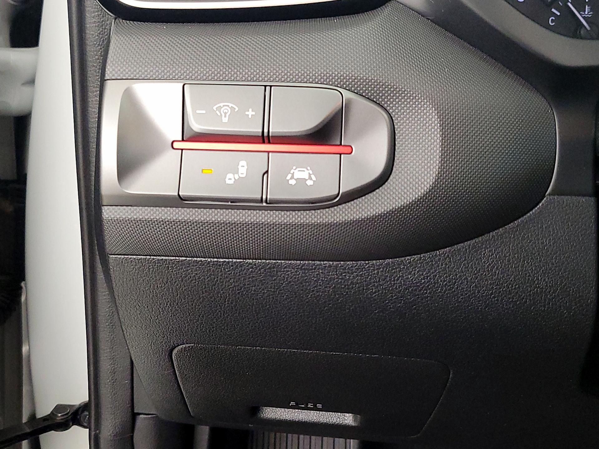 Thumbnail: 2020 Hyundai Veloster - 13