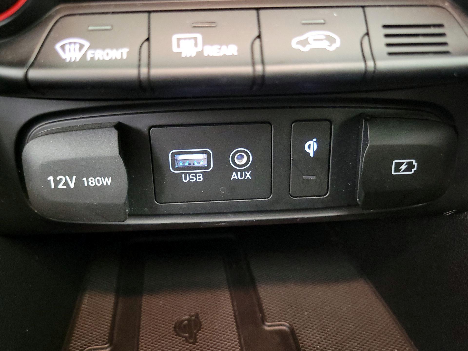 Thumbnail: 2020 Hyundai Veloster - 18