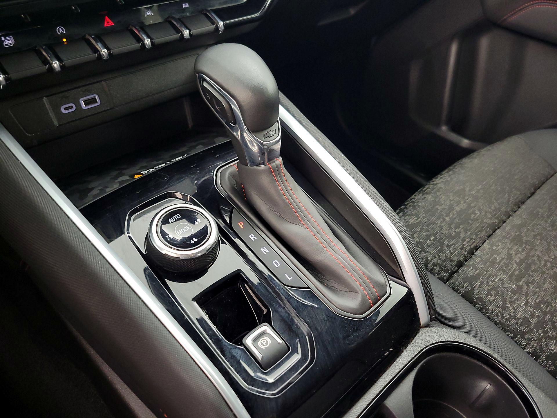 Thumbnail: 2024 Chevrolet Colorado - 18