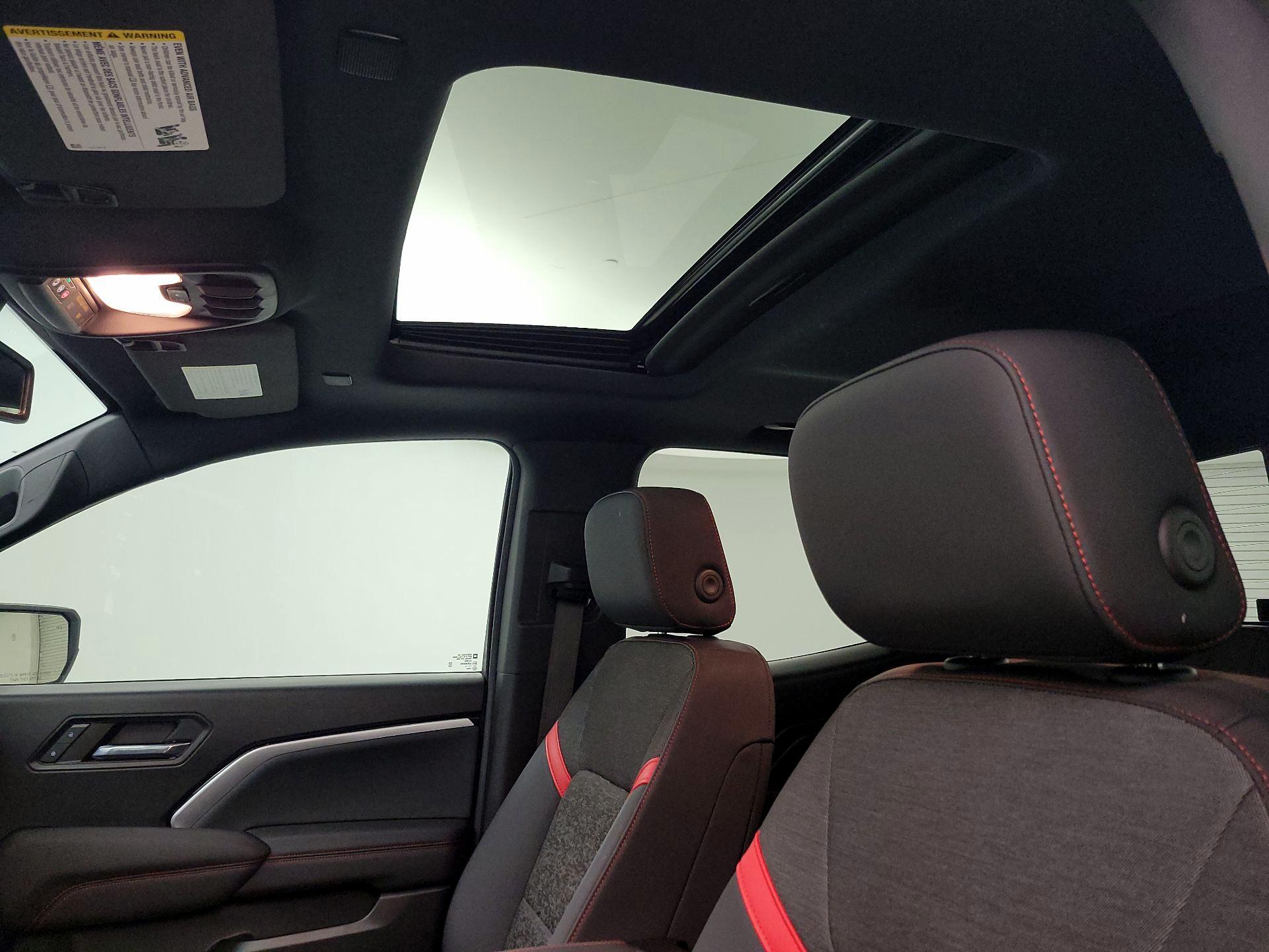 Thumbnail: 2024 Chevrolet Colorado - 20