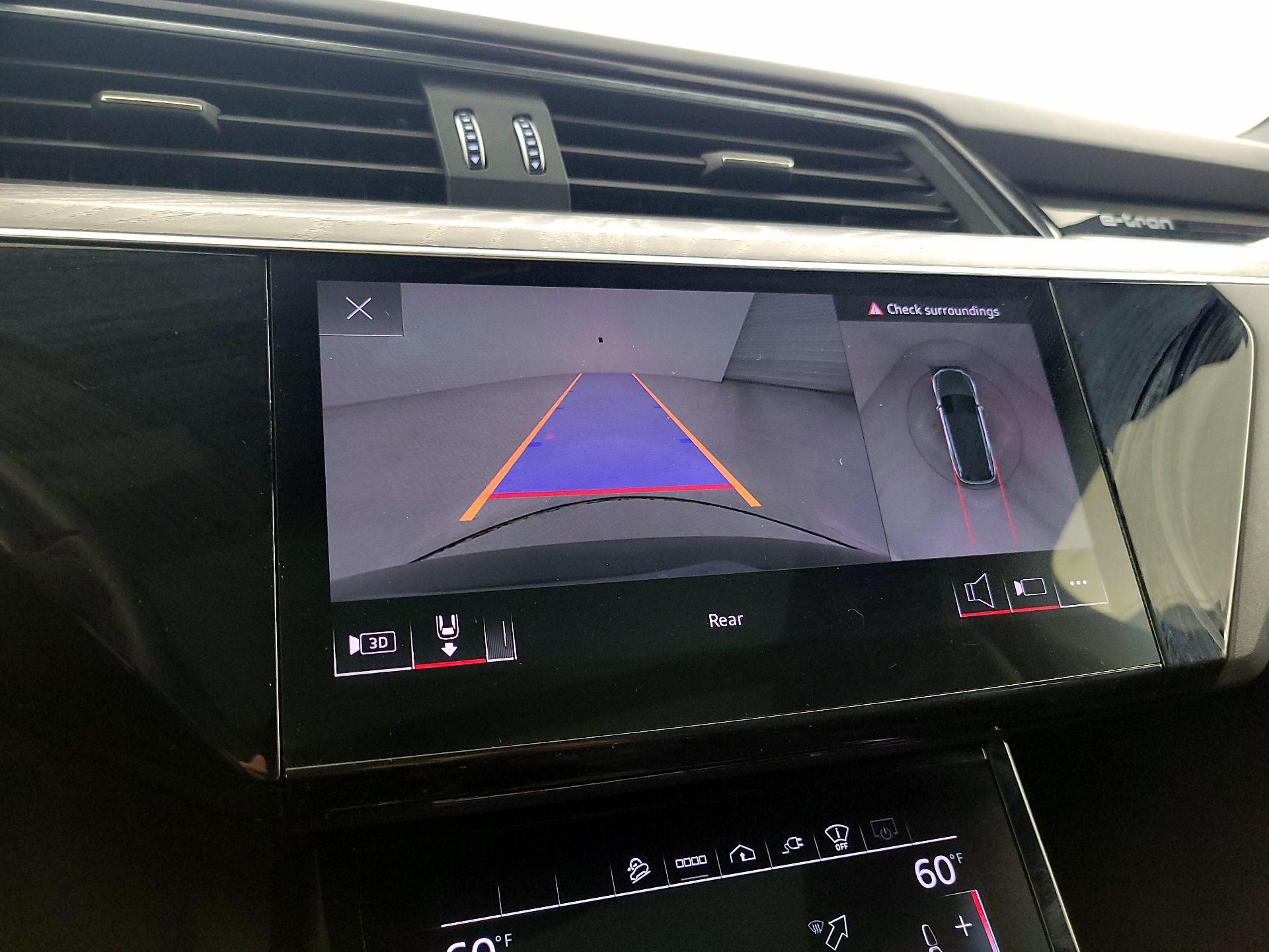 Thumbnail: 2022 Audi e-tron - 15