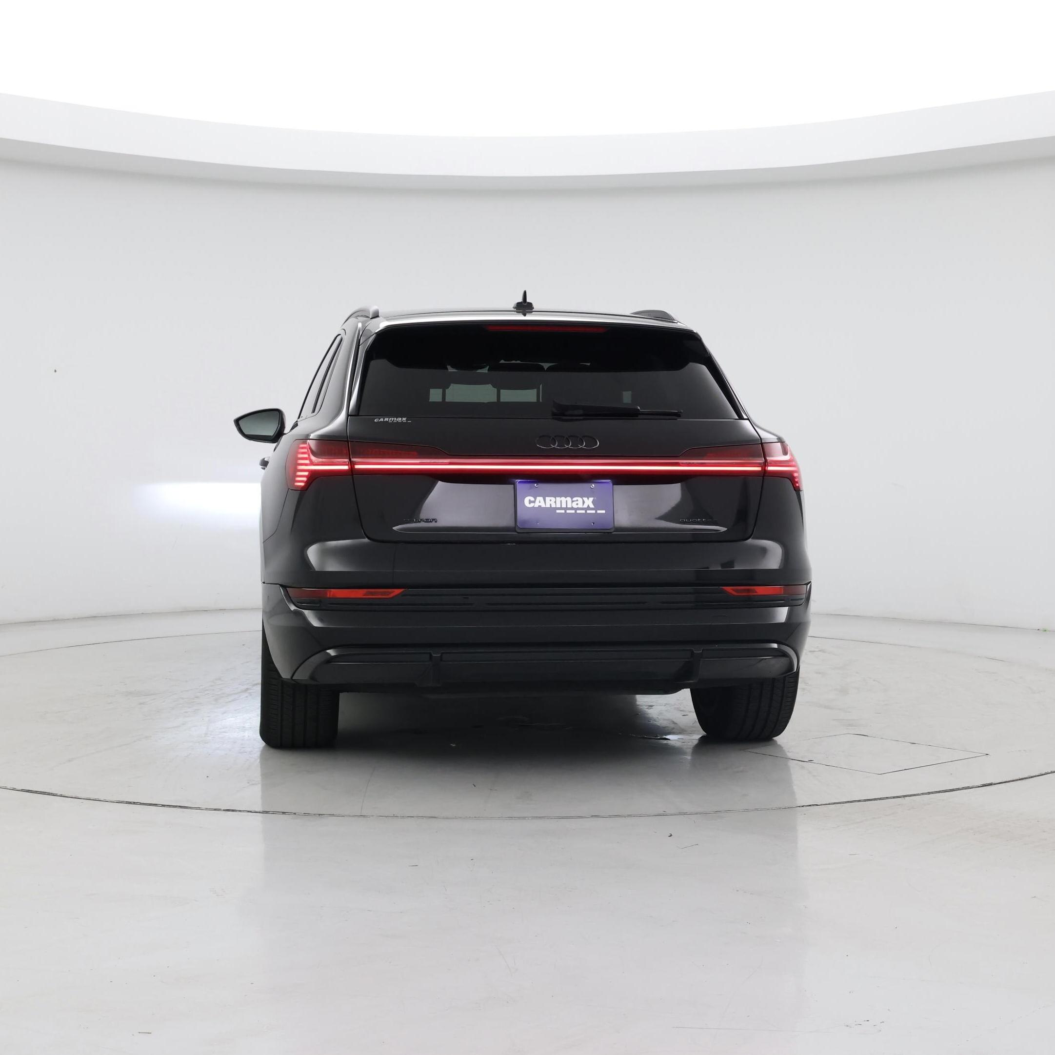 Thumbnail: 2022 Audi e-tron - 6